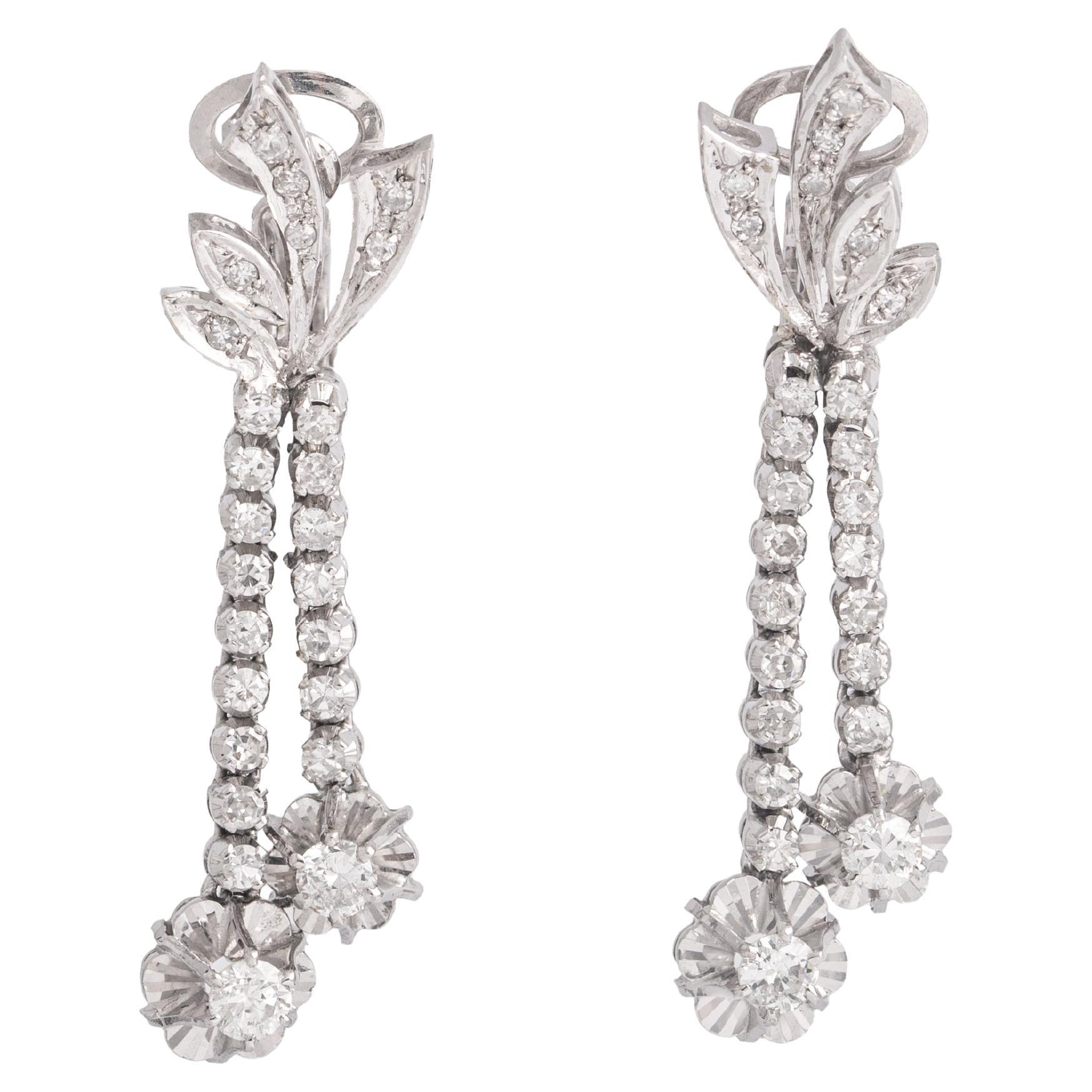 Boucles d'oreilles en or blanc 18 carats avec diamants, fin du 20e siècle en vente