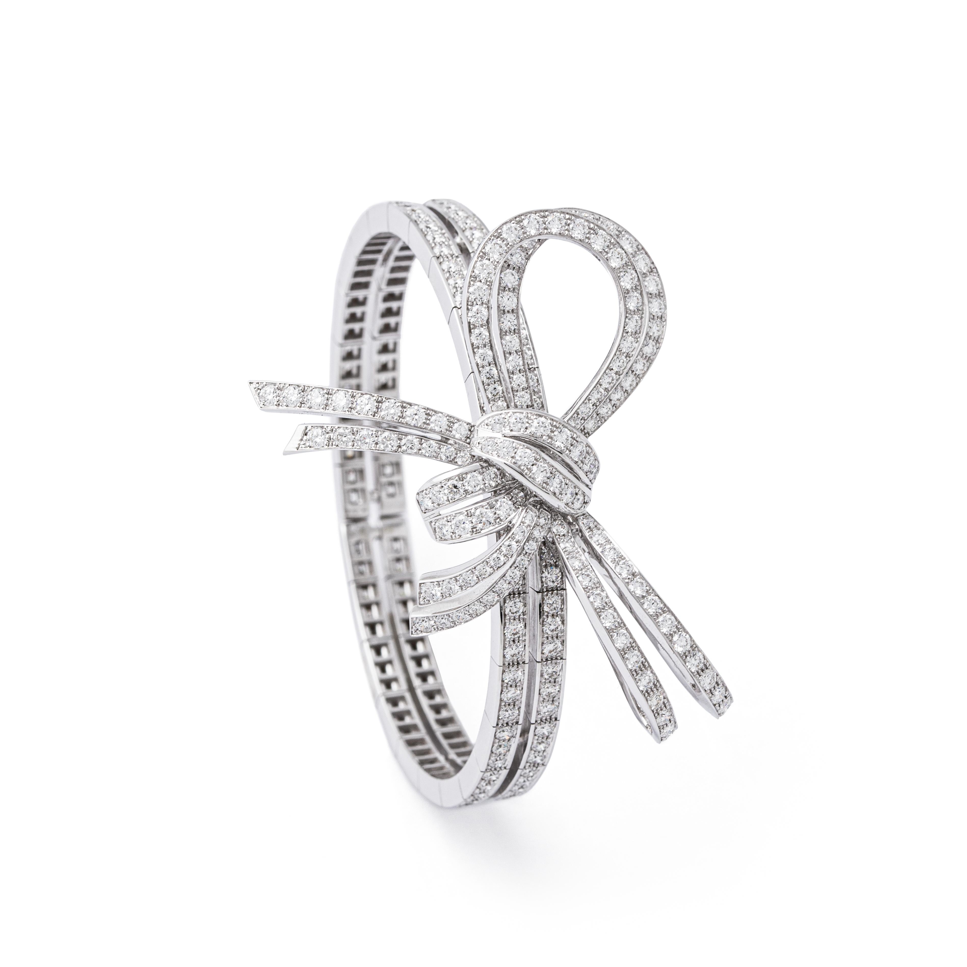 Bracelet à nœuds en or blanc 18K avec diamants en vente 1