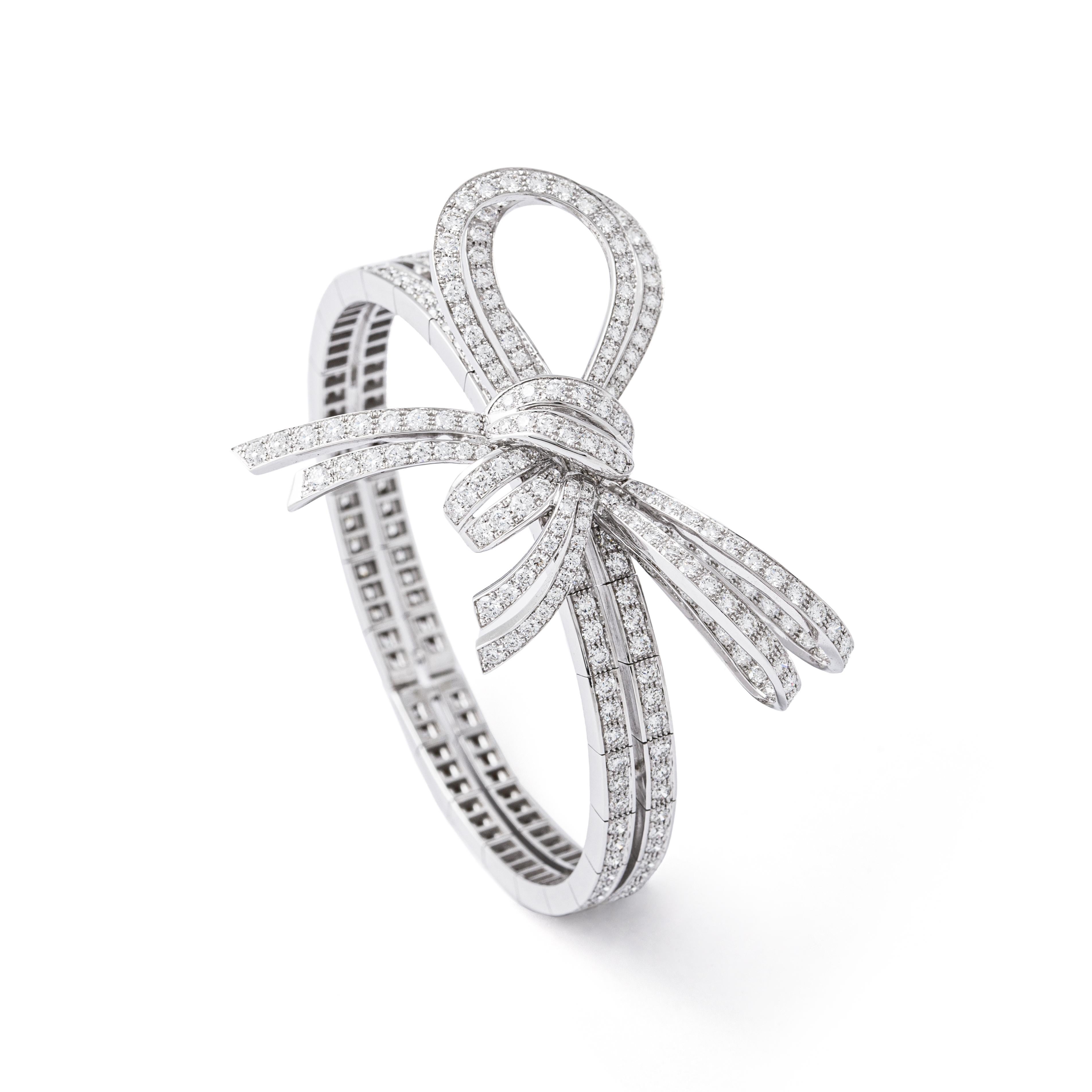 Bracelet à nœuds en or blanc 18K avec diamants en vente 3