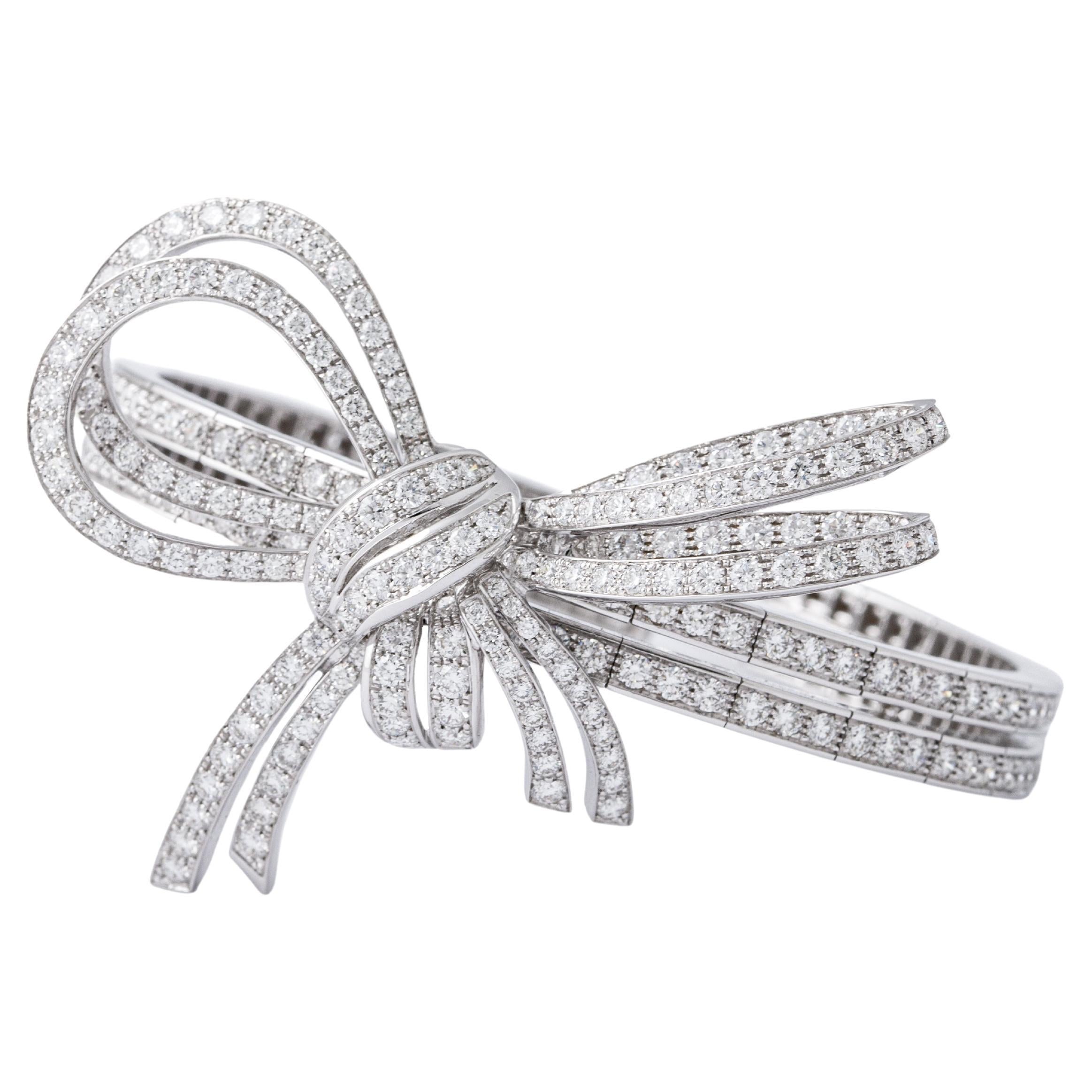 Bracelet à nœuds en or blanc 18K avec diamants en vente