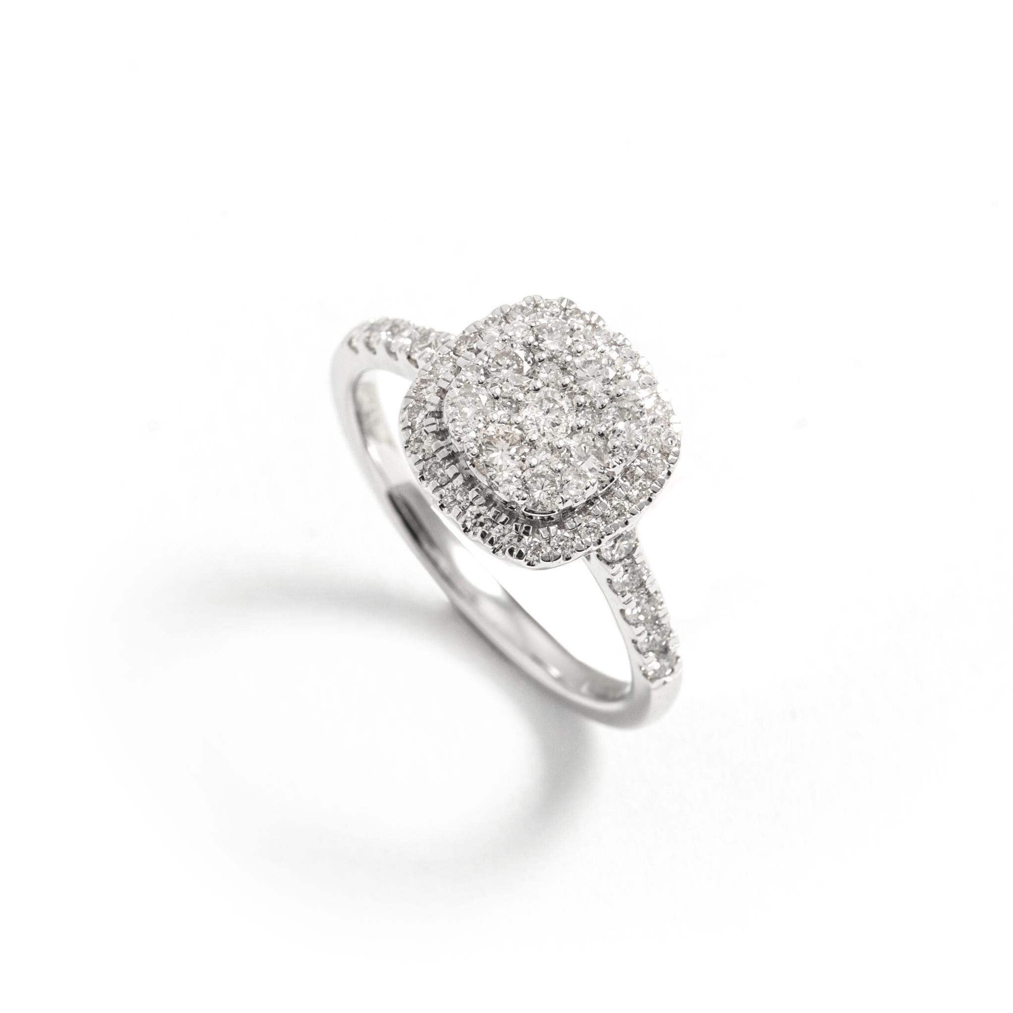 Diamond White Gold 18K Ring For Sale 2