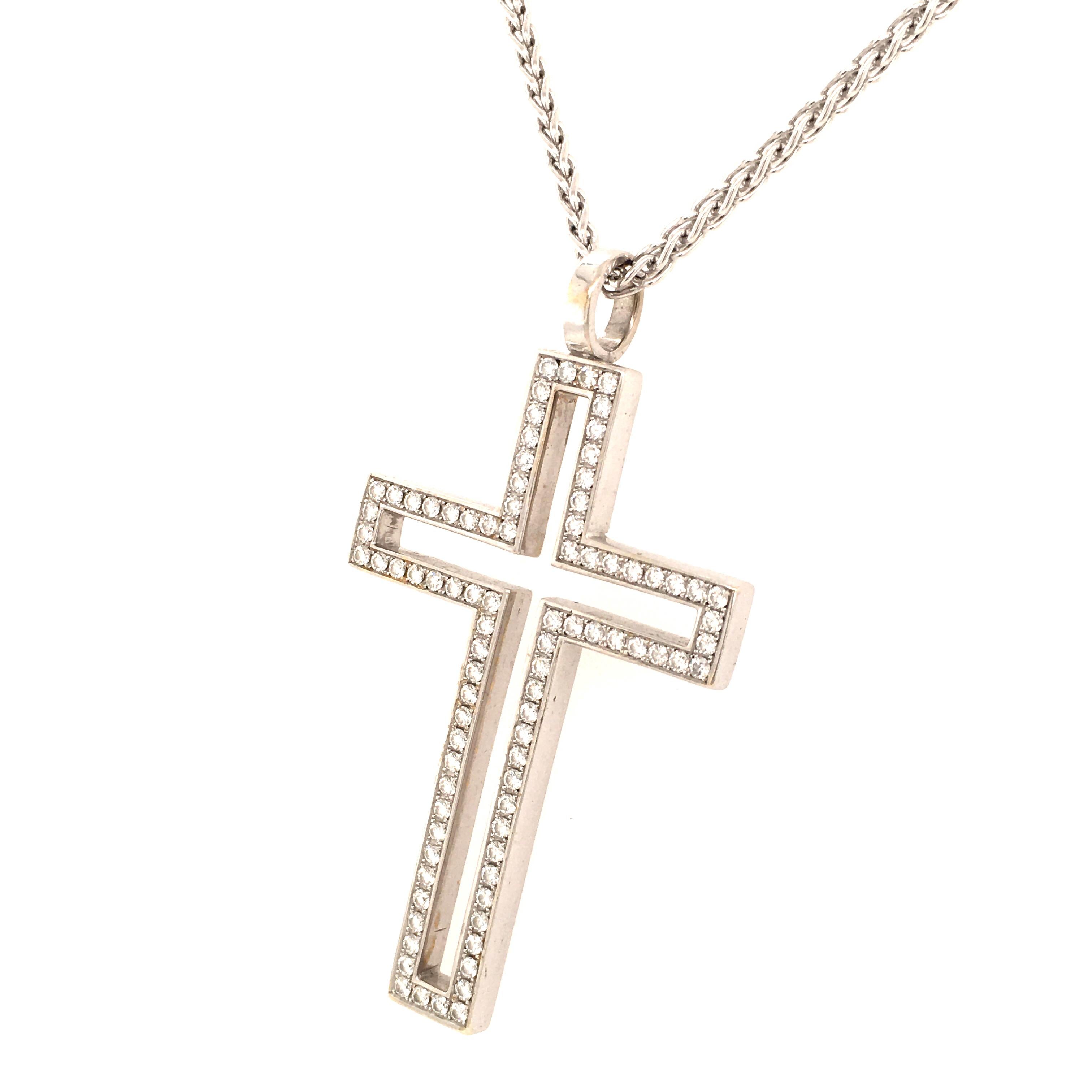 Contemporain Pendentif croix en or blanc 750 avec diamants en vente