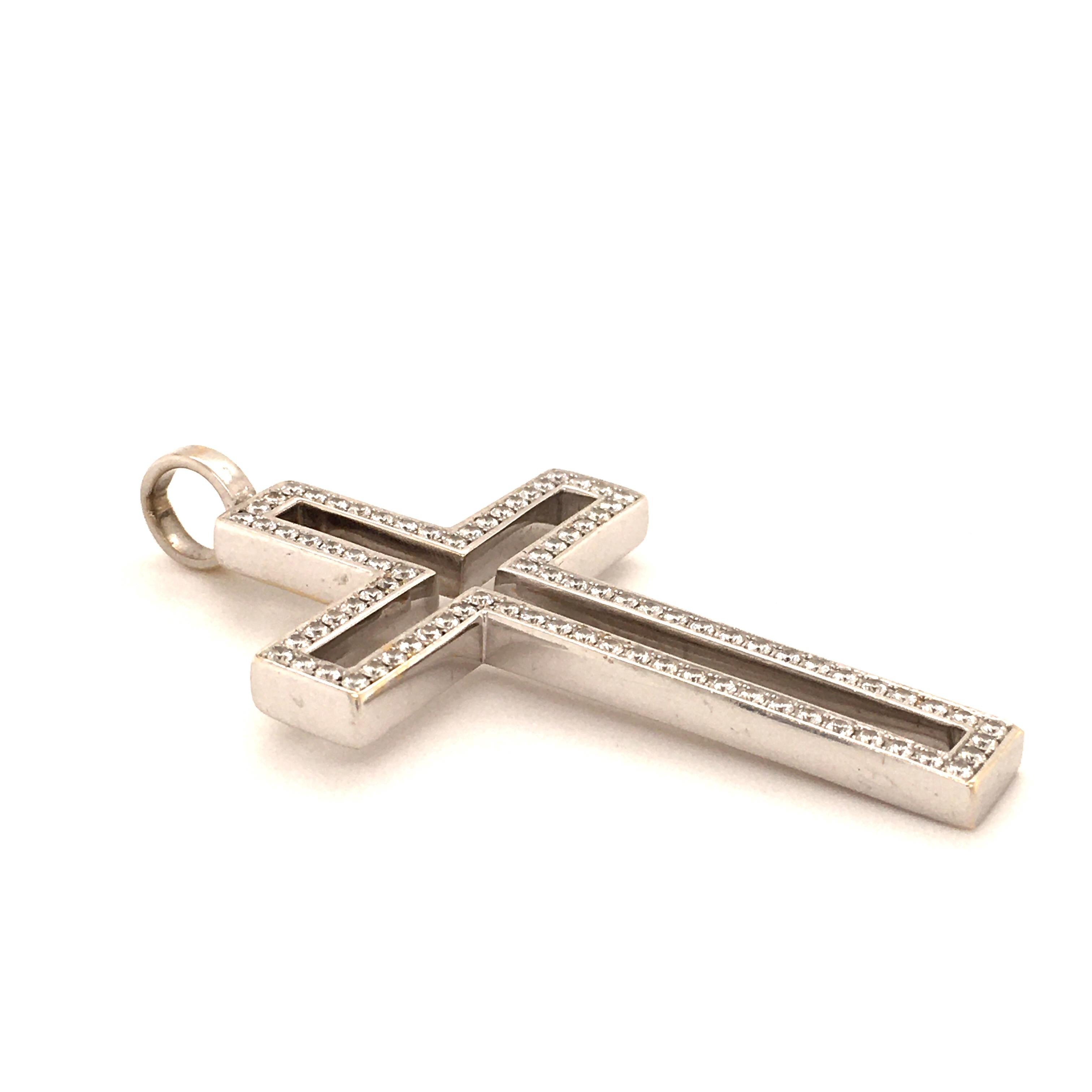 Pendentif croix en or blanc 750 avec diamants Unisexe en vente