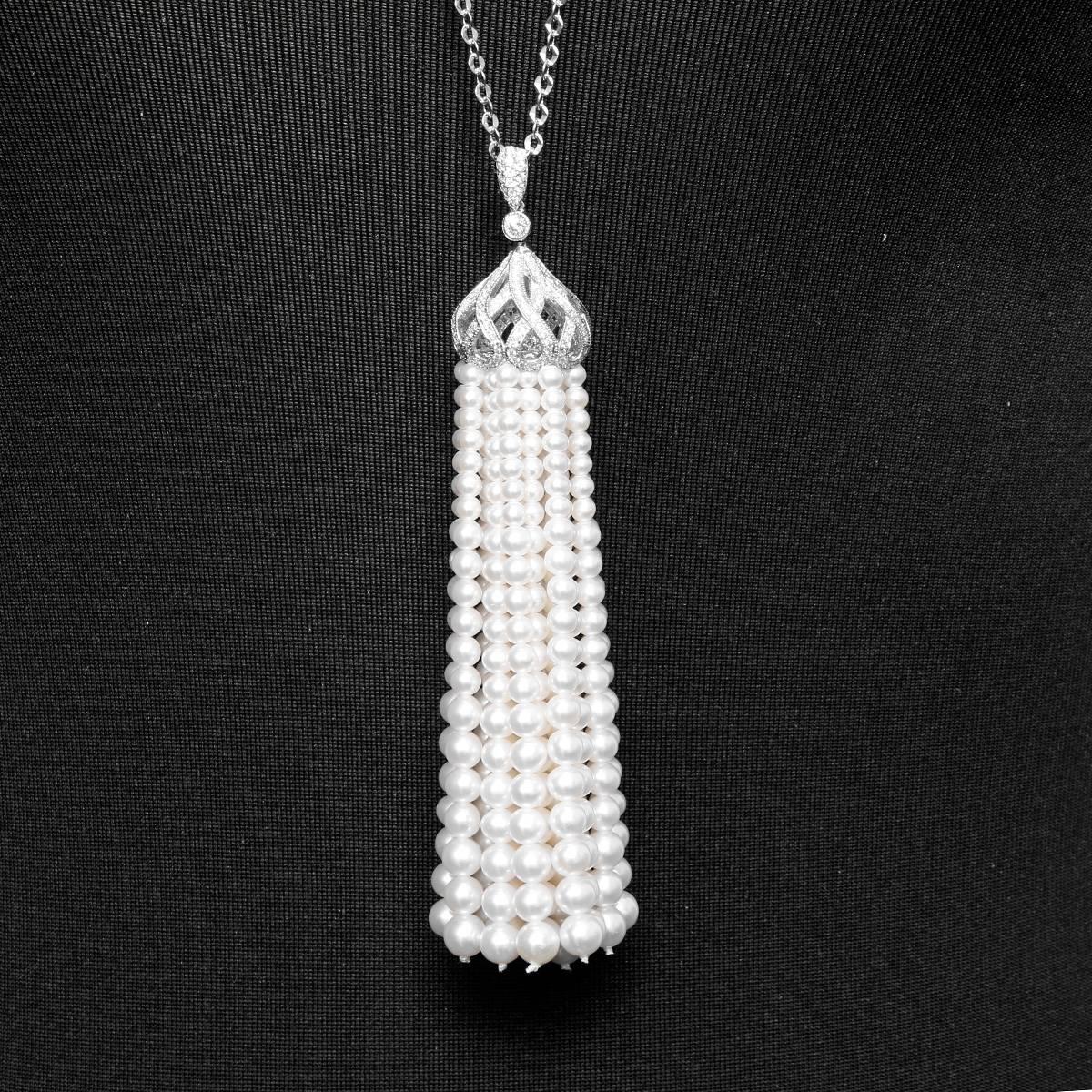 Diamond White Gold and Pearl Tassel Necklace In New Condition In Dallas, TX