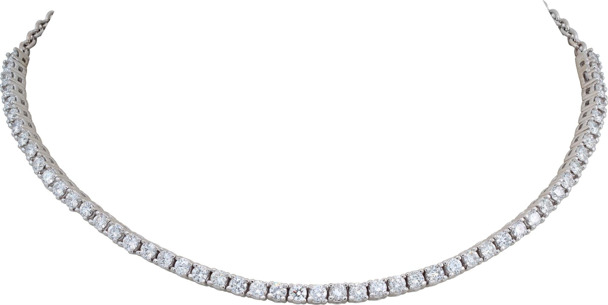 Collana girocollo con diamanti in oro bianco In condizioni ottime in vendita a Surfside, FL