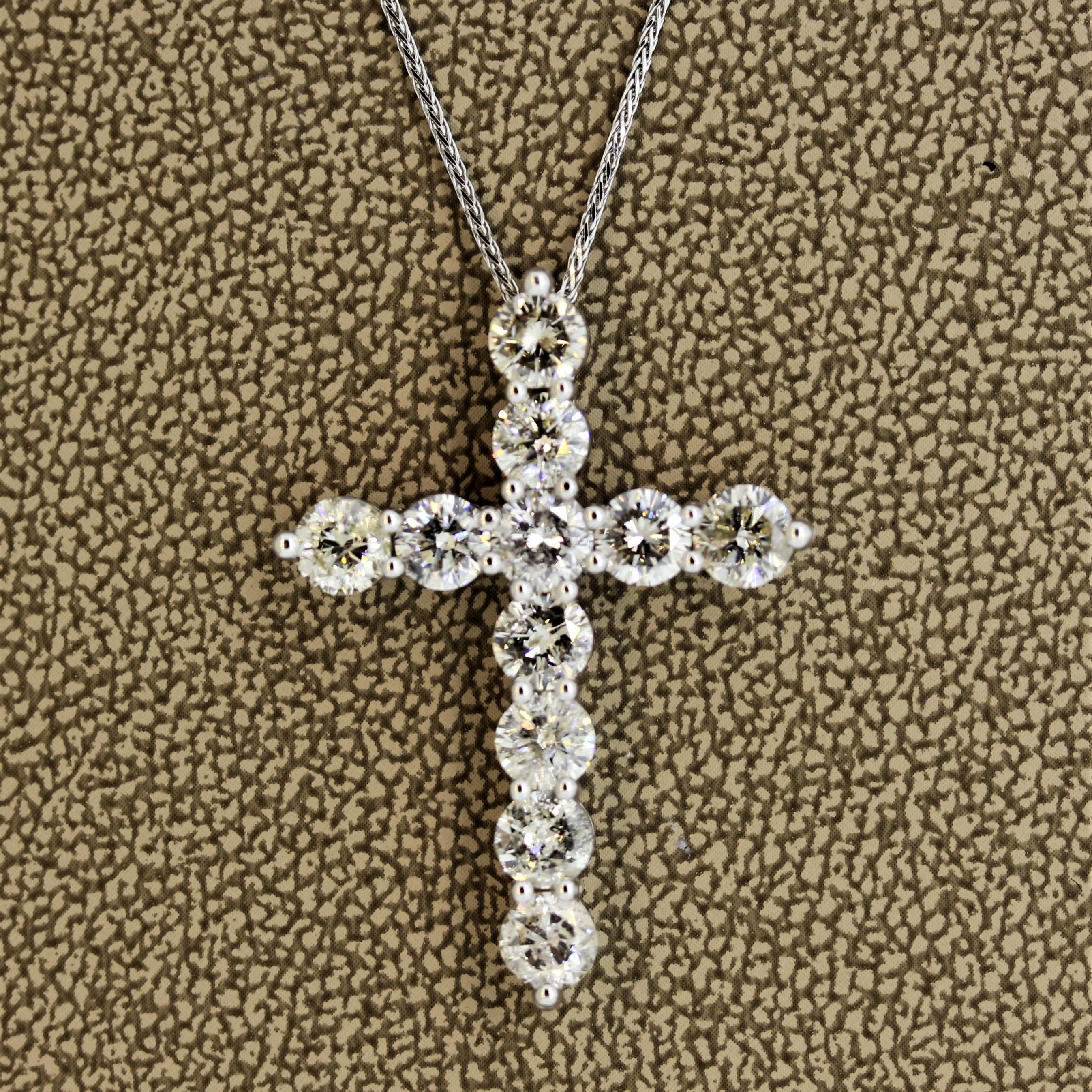 Diamond White Gold Cross Pendant In New Condition In Beverly Hills, CA