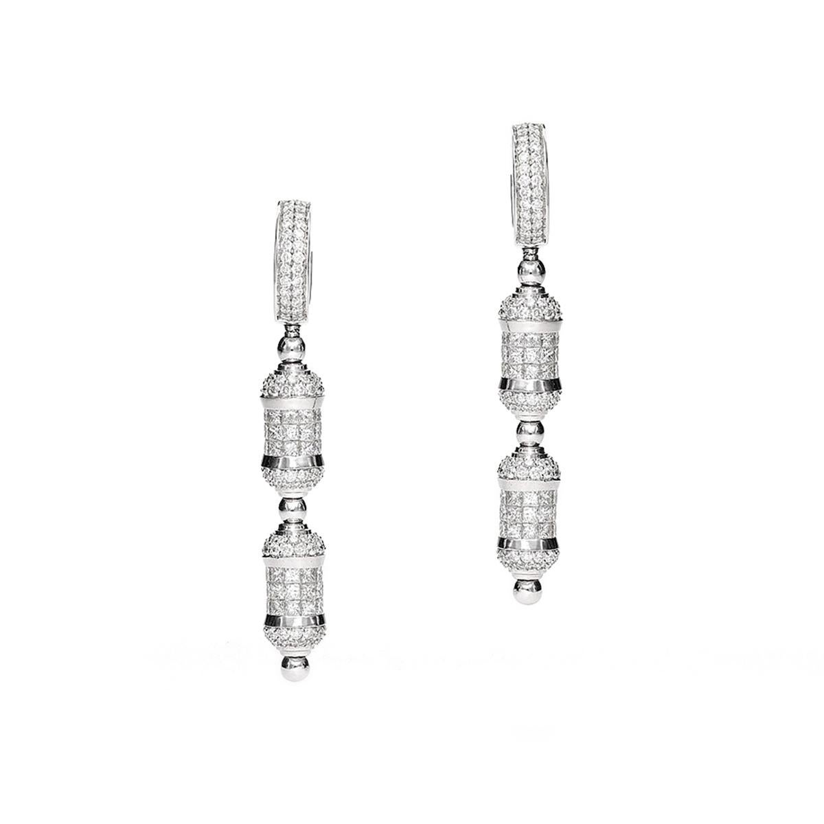 Earrings in 18kt white gold set with diamonds 5.77 cts 