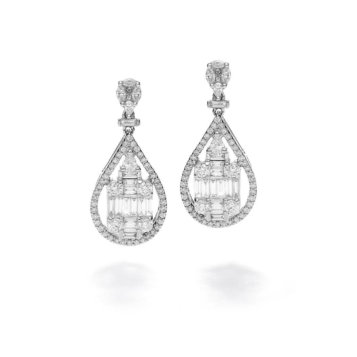 Earrings in 18kt white gold set with 40 princess, marquise baguette and pear-shaped cut diamonds 1.48 cts and 92 diamonds 0.87 cts          