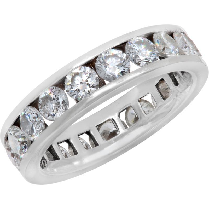 Diamond White Gold Eternity Band Ring In Excellent Condition For Sale In Surfside, FL