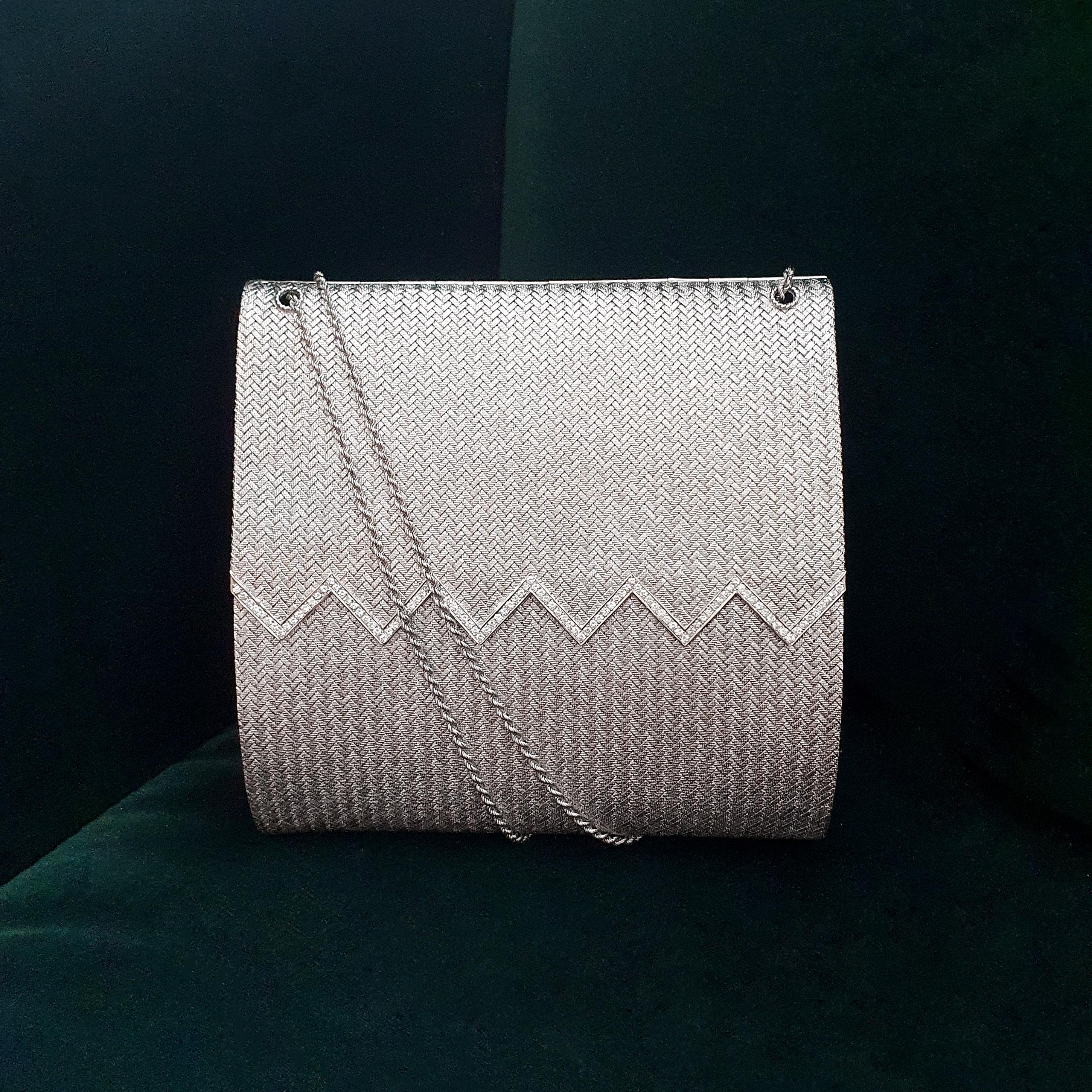 Bolso de noche de oro blanco con diamantes en venta 5