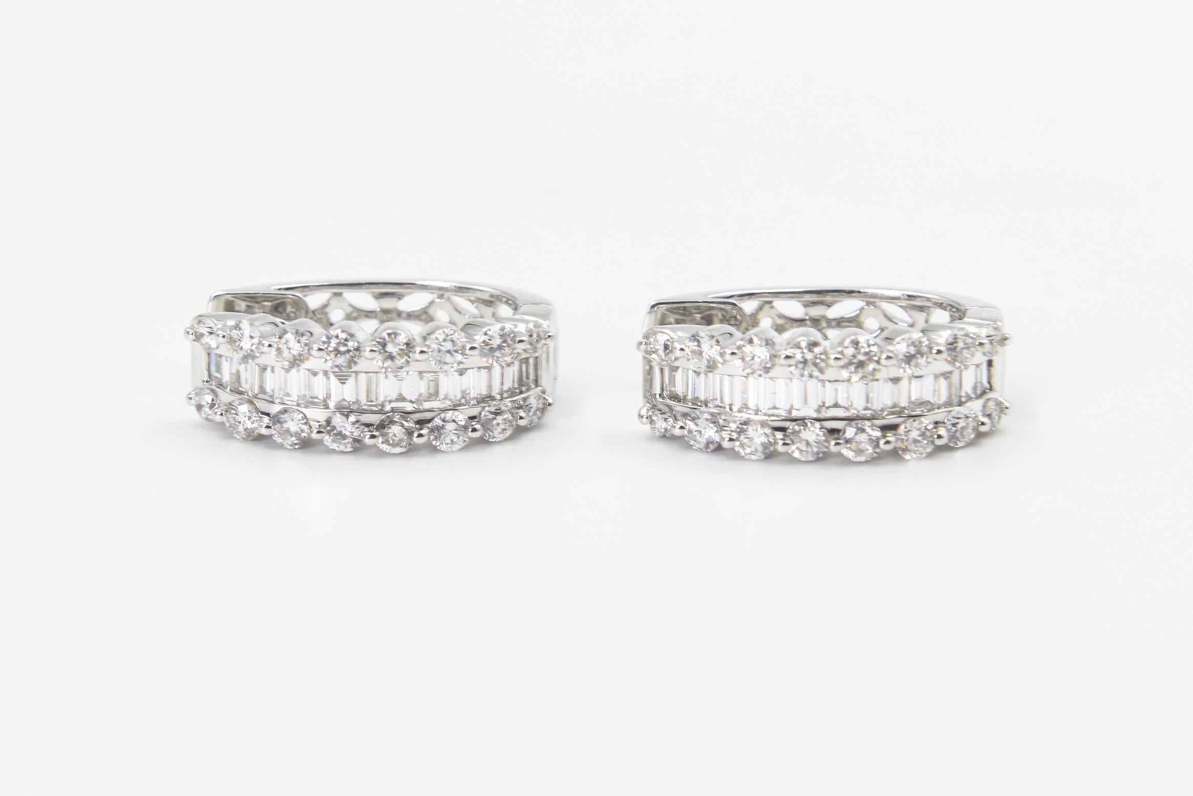 Diamond White Gold Hoop Huggie Earrings with Round and Baguette Daimonds In Excellent Condition For Sale In Miami Beach, FL
