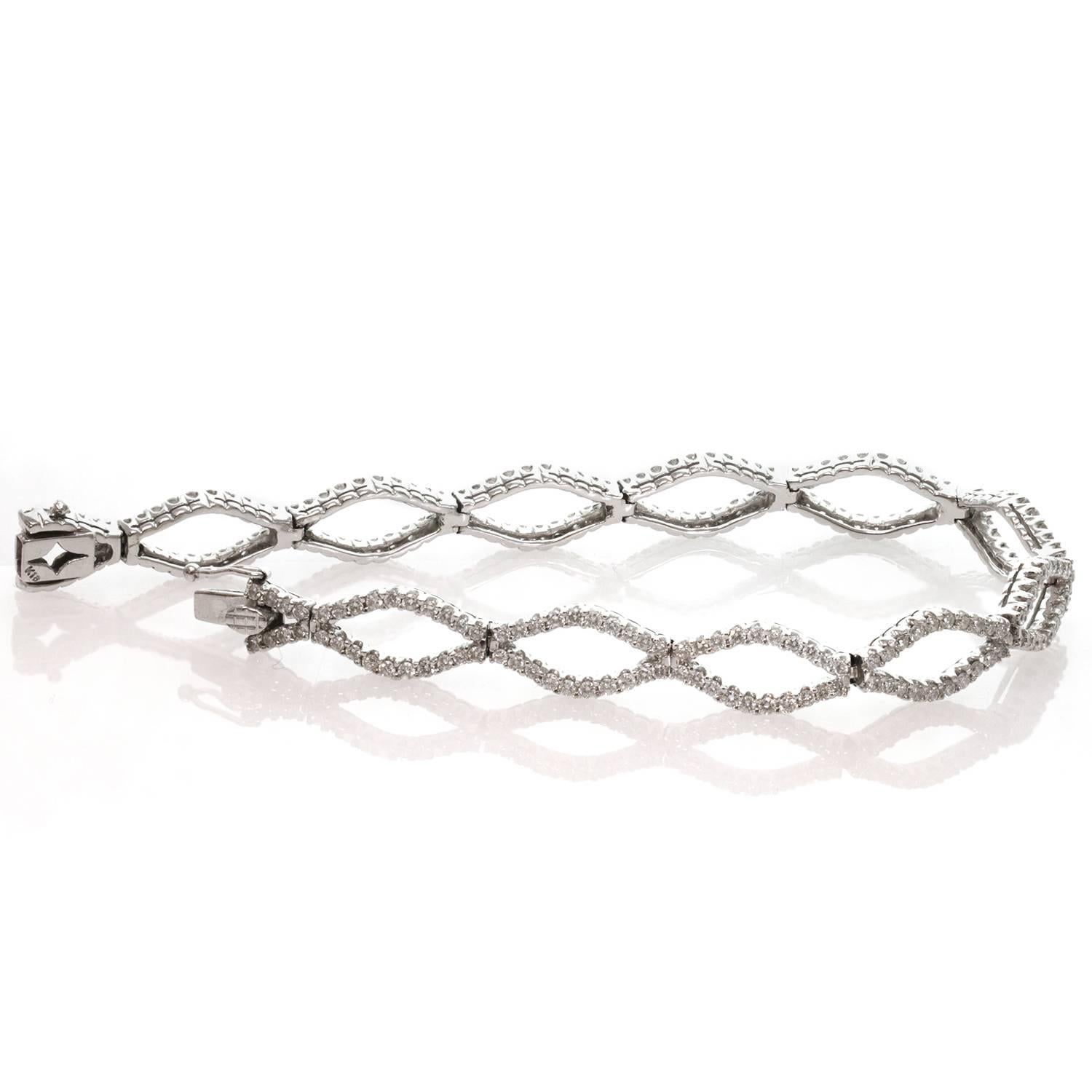 Taille ronde Bracelet à maillons marquise en or blanc et diamants en vente