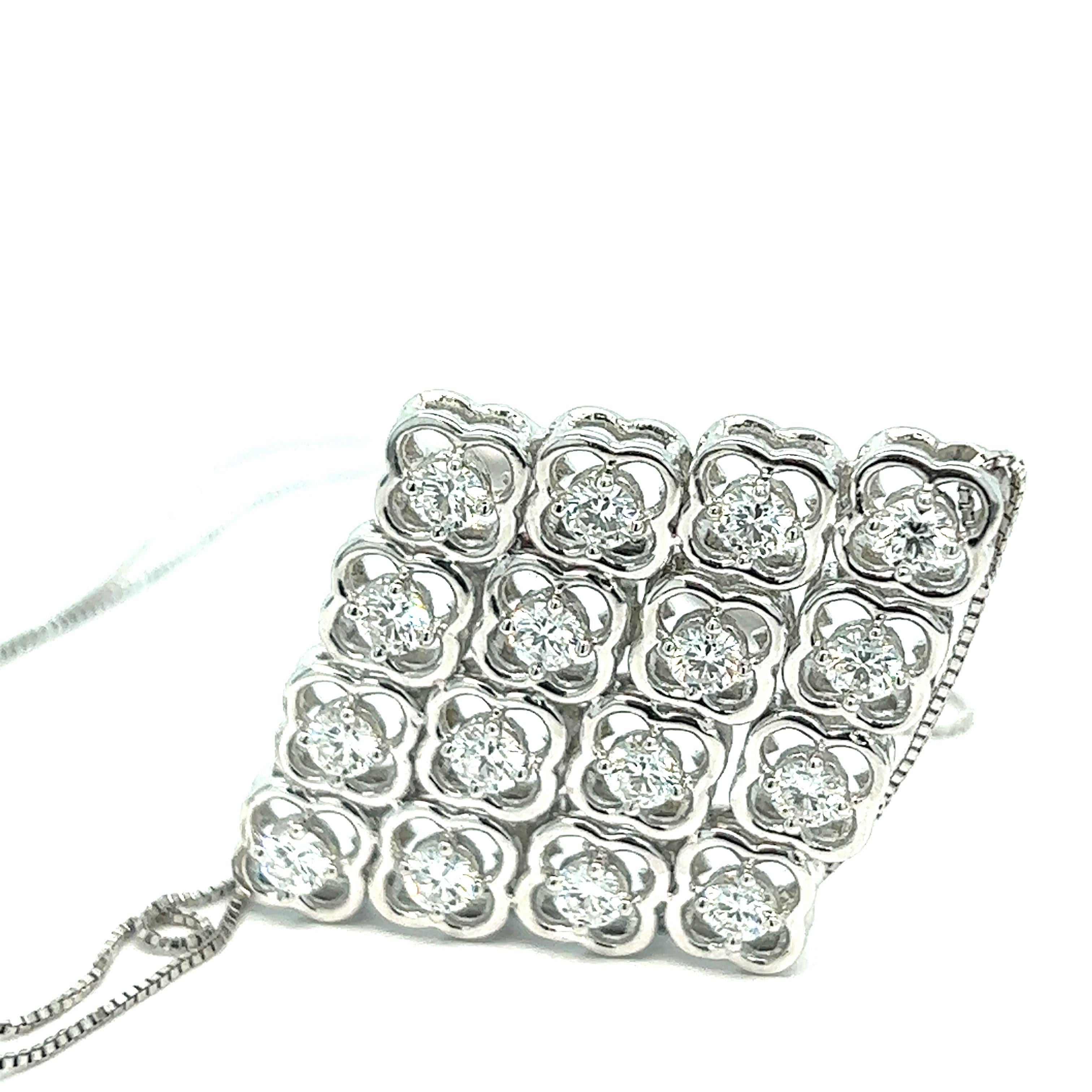 Collier pendentif en or blanc avec diamants Pour femmes en vente