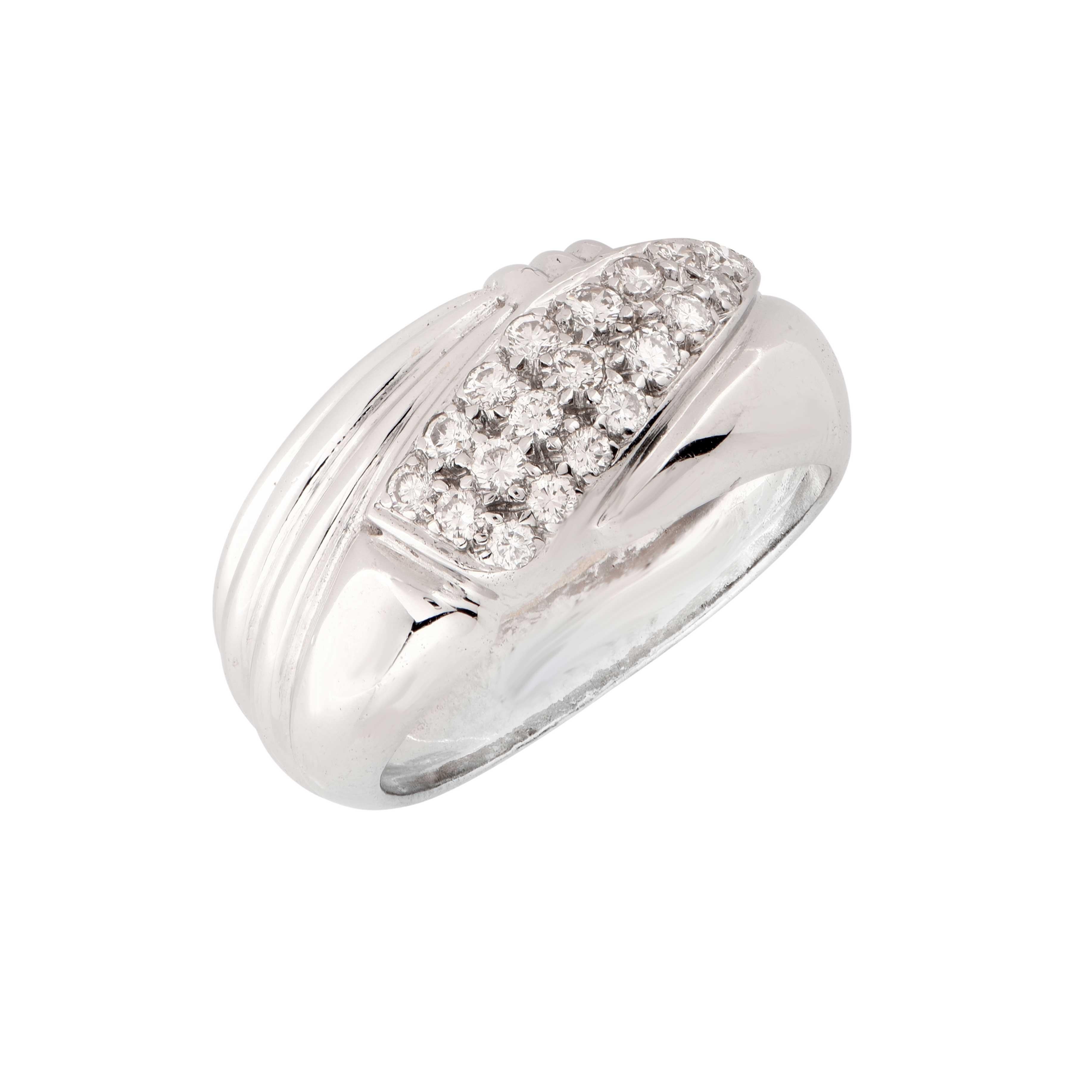 Diamond White Gold Ring  In Excellent Condition For Sale In Bay Harbor Islands, FL