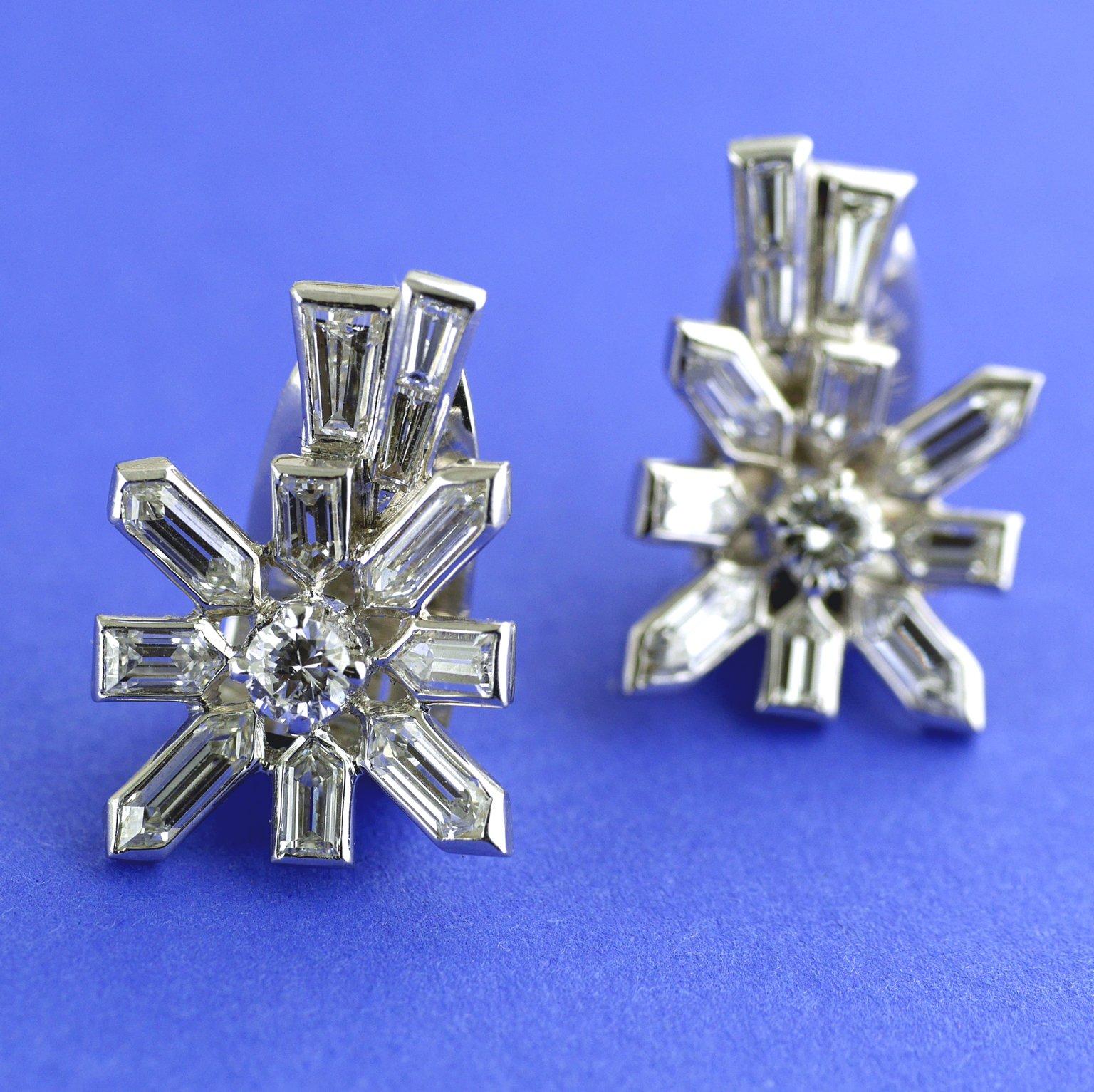 Diamond White Gold Sputnik Earrings, circa 1958 In Excellent Condition In London, GB