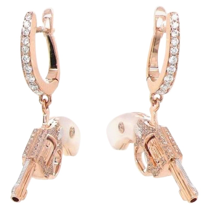 Diamant-Weißer Perlen Gun Revolver 18 Karat Roségold Huggie Pave Tropfenohrringe im Angebot