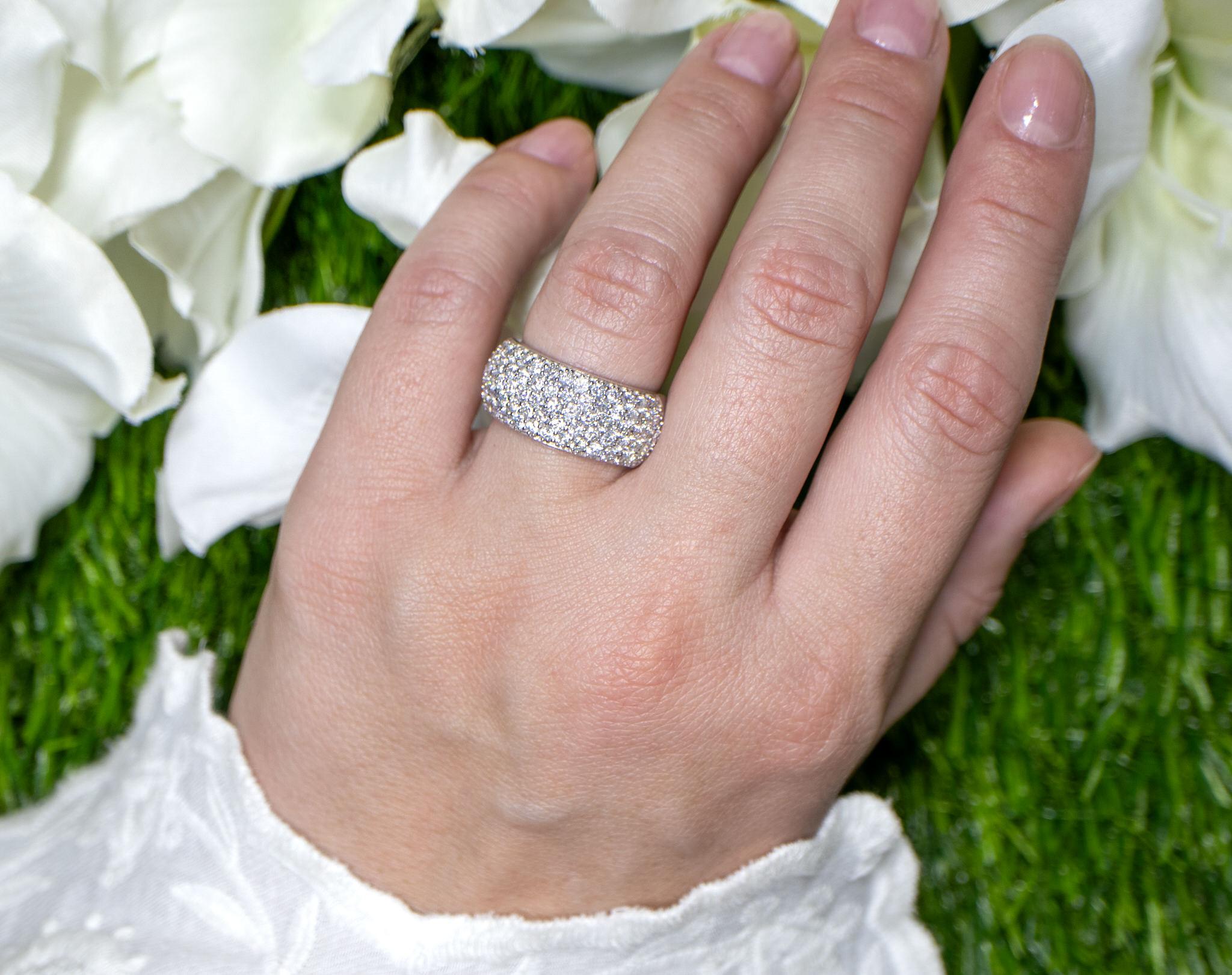 Round Cut Diamond Wide Band Cluster Ring 1.75 Carats 18K White Gold For Sale