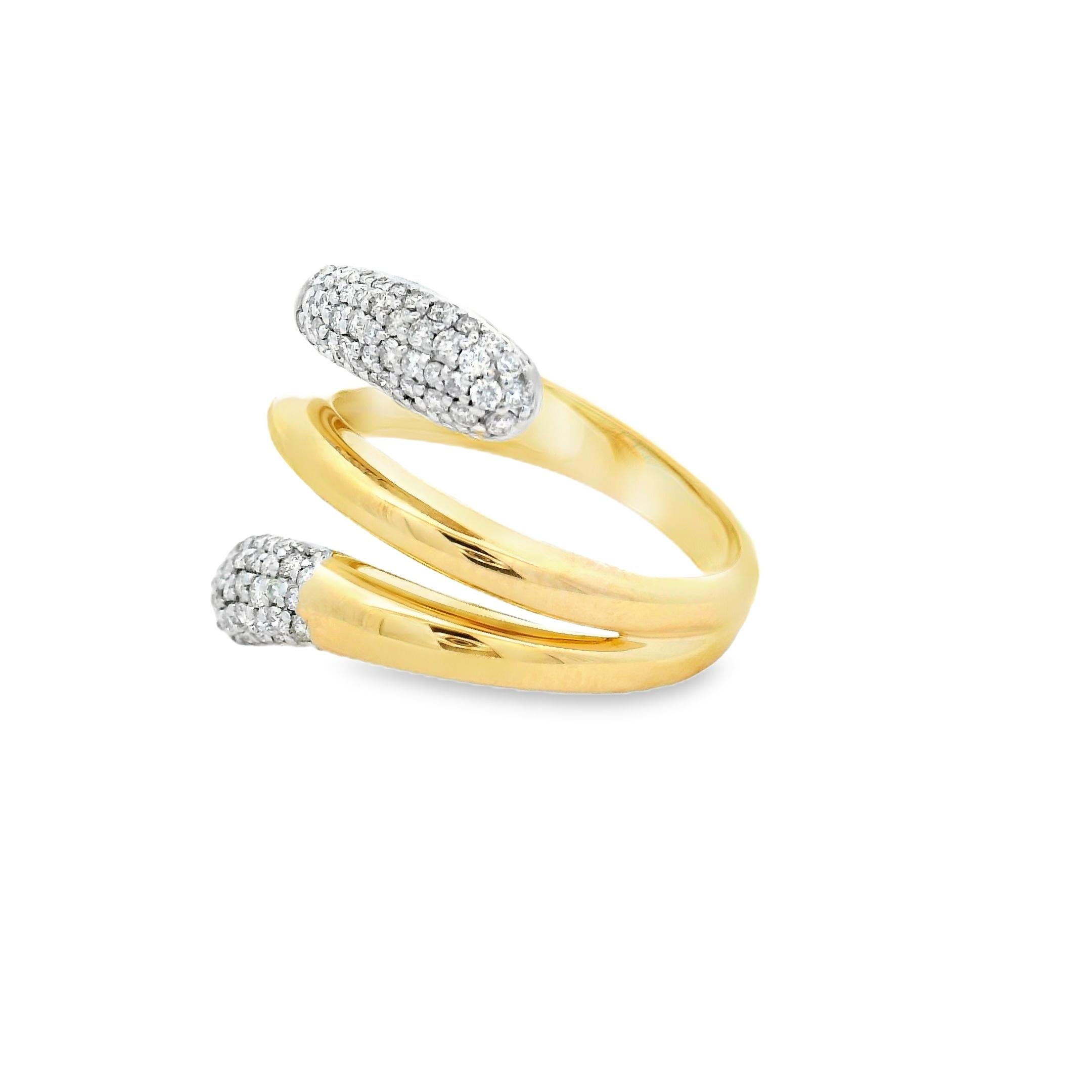 Contemporain Bague à large bande diamantée en or jaune 14K avec 0.50 carats Taille 7 en vente