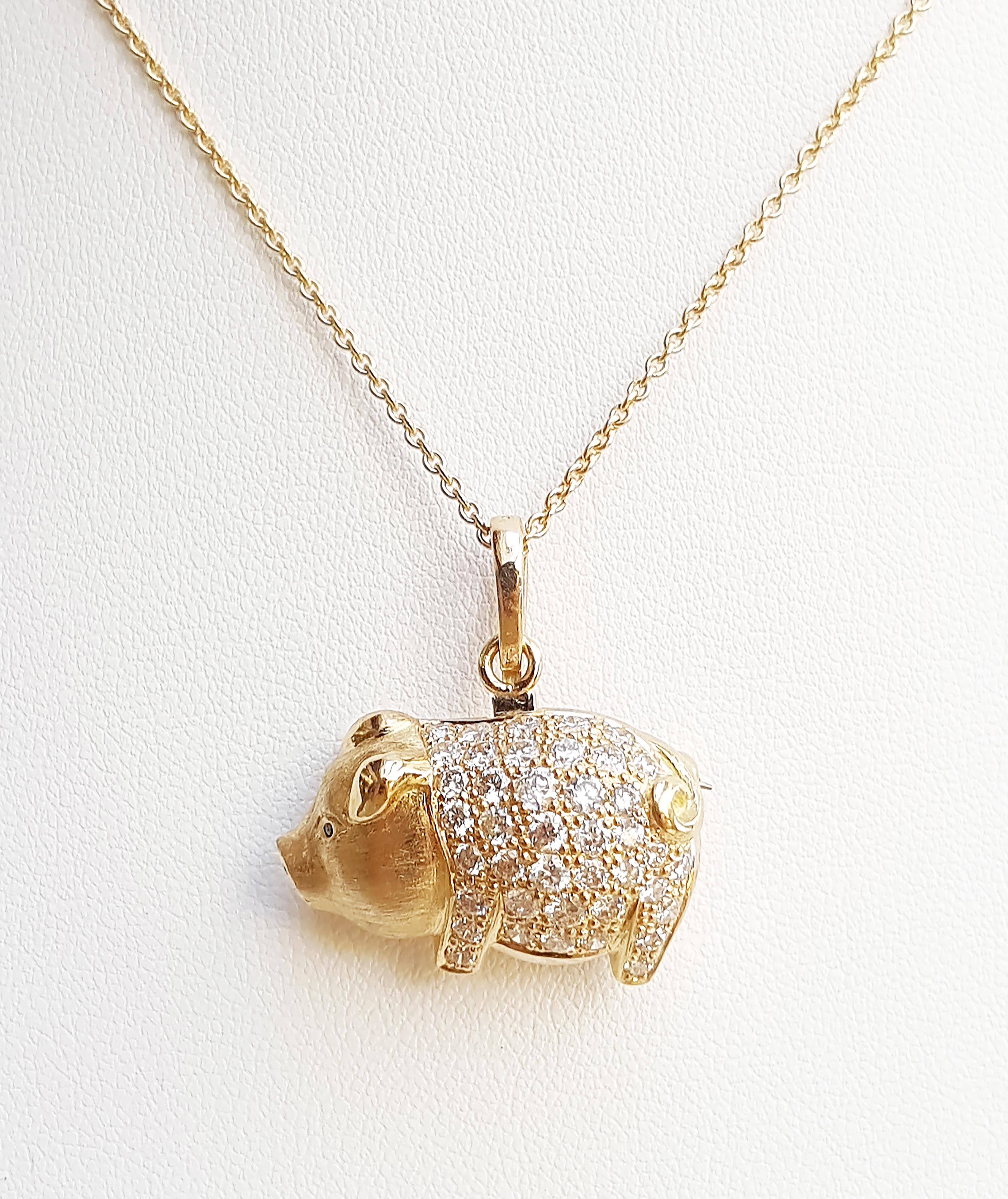 Diamond 1.64 carats with Black Diamond 0.01 carat Brooch/Pendant set in 18 Karat Gold Settings
(chain not included)

Width:  2.5 cm 
Length: 2.5 cm
Total Weight: 14.64 grams

