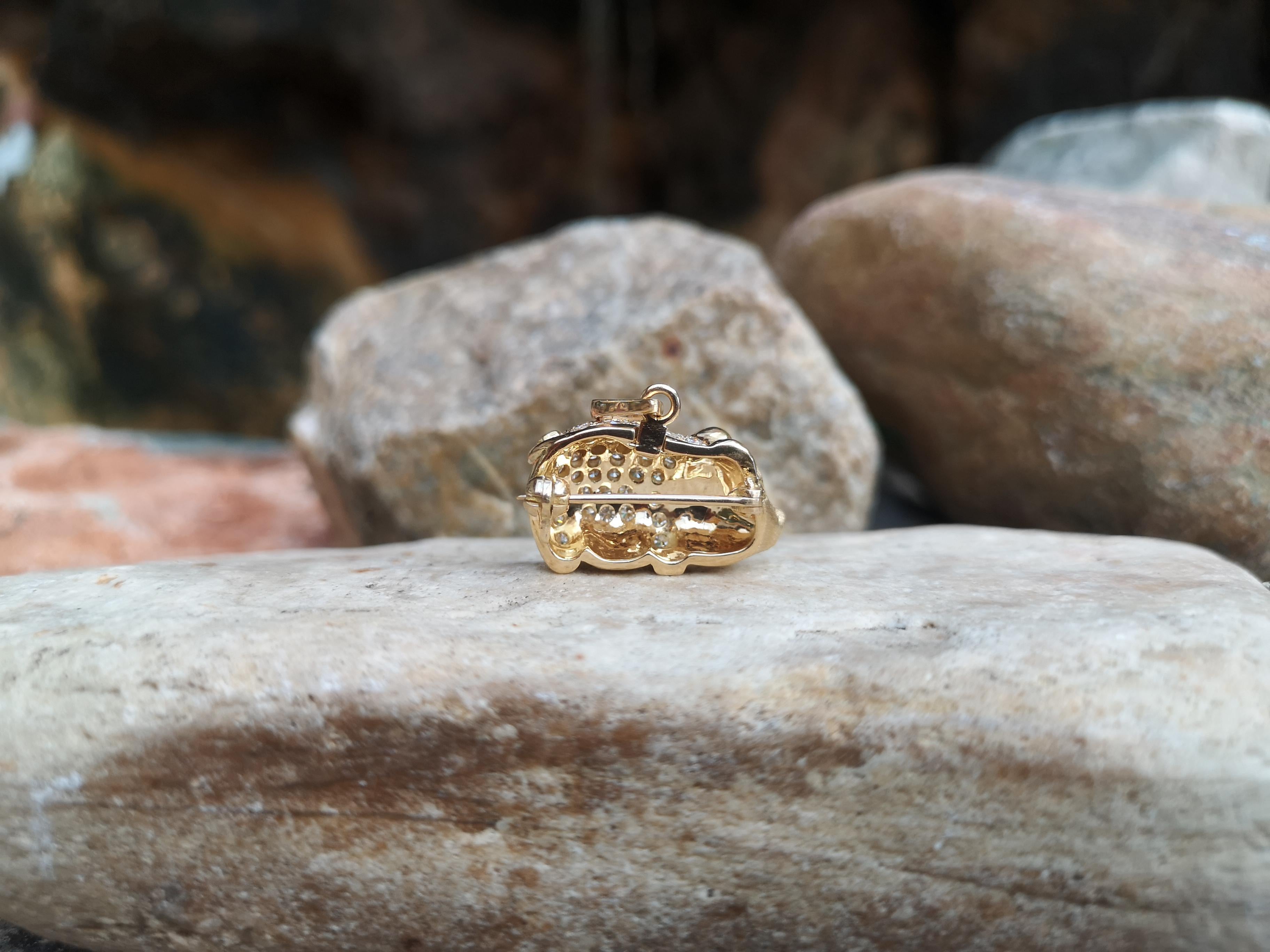 Diamond with Black Diamond Pig Brooch/Pendant Set in 18 Karat Gold Settings In New Condition For Sale In Bangkok, TH