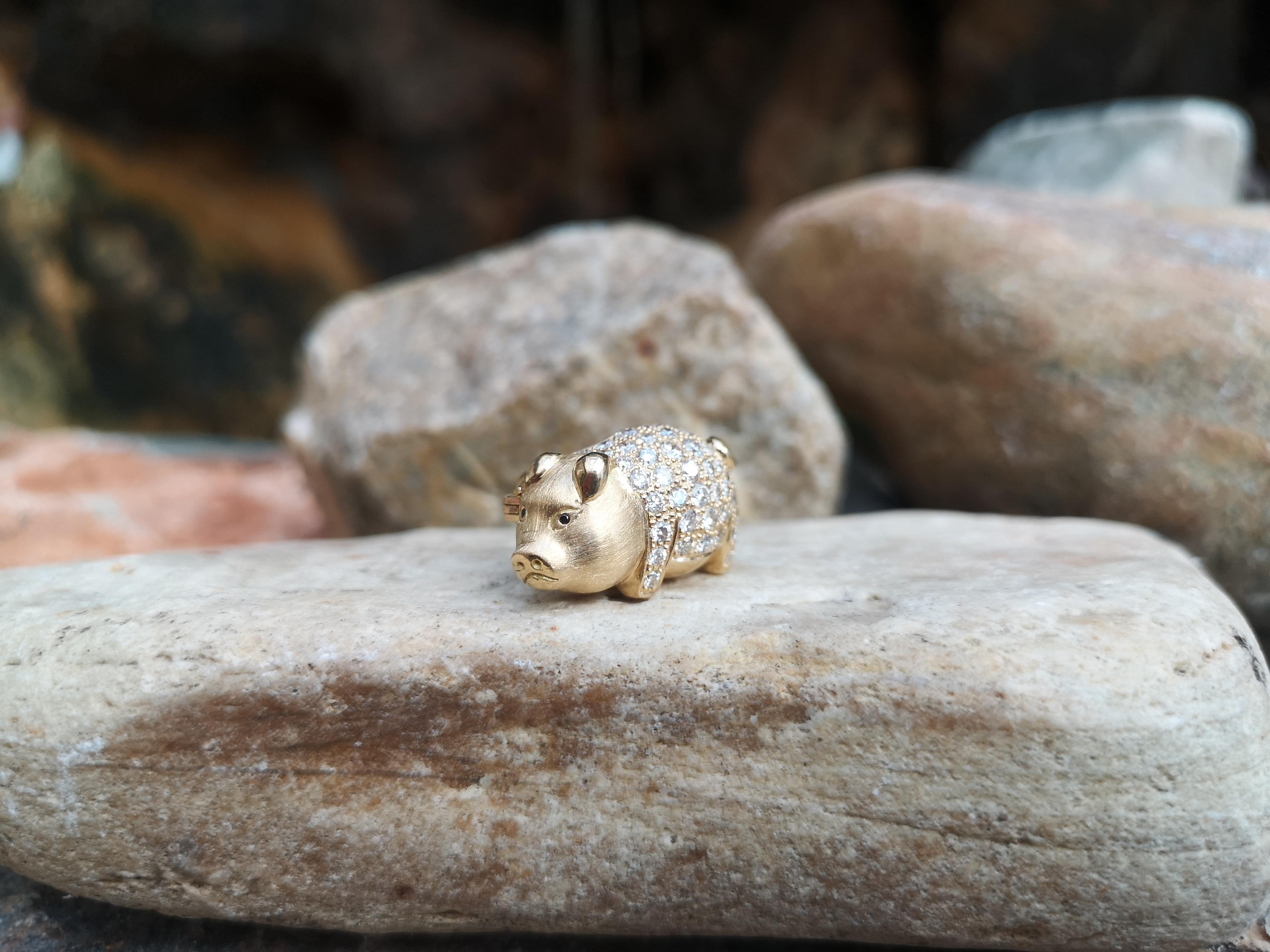Diamond with Black Diamond Pig Brooch/Pendant Set in 18 Karat Gold Settings For Sale 1