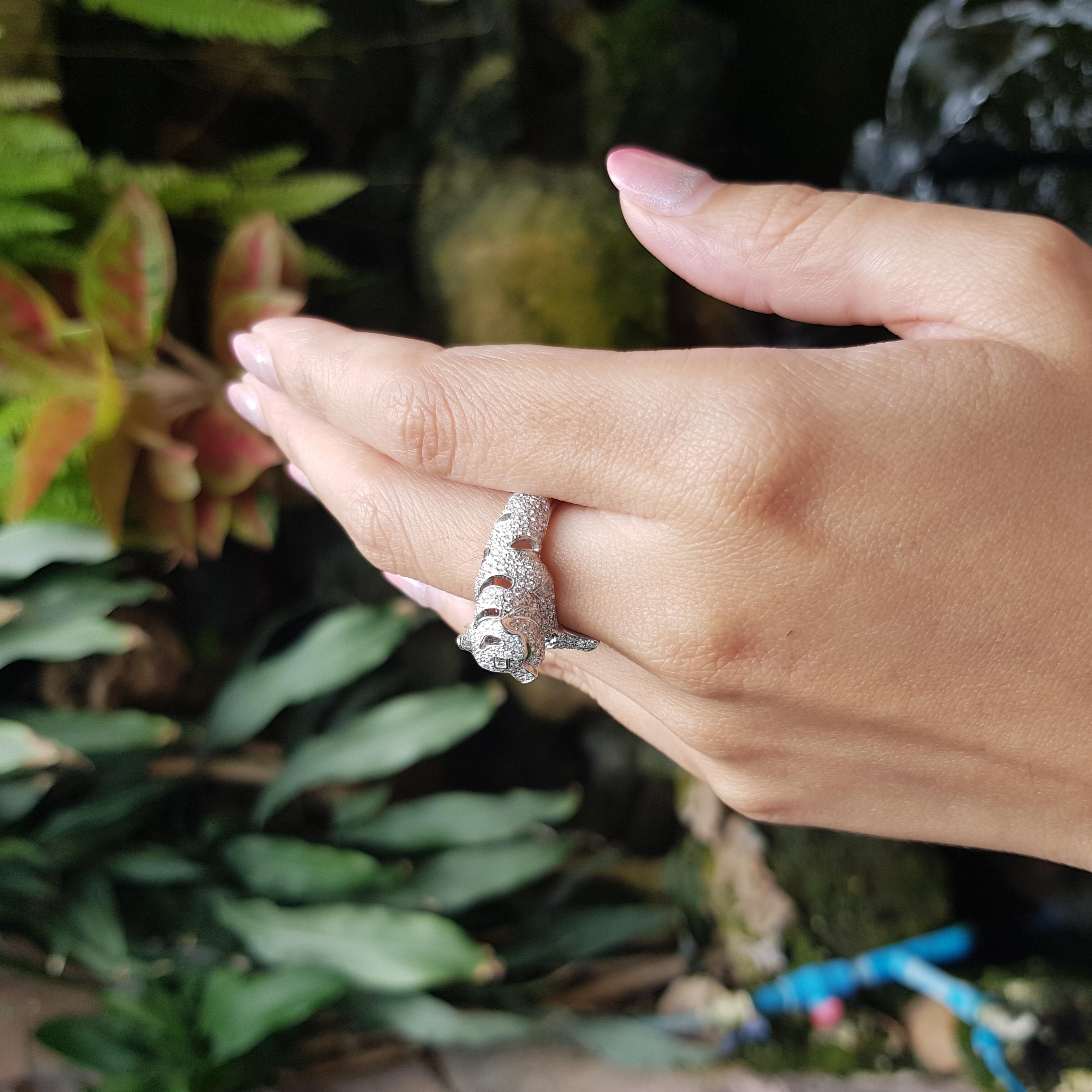 Diamant mit Cabochon Smaragd Panther Ring in 18K Weißgold gefasst (Brillantschliff) im Angebot