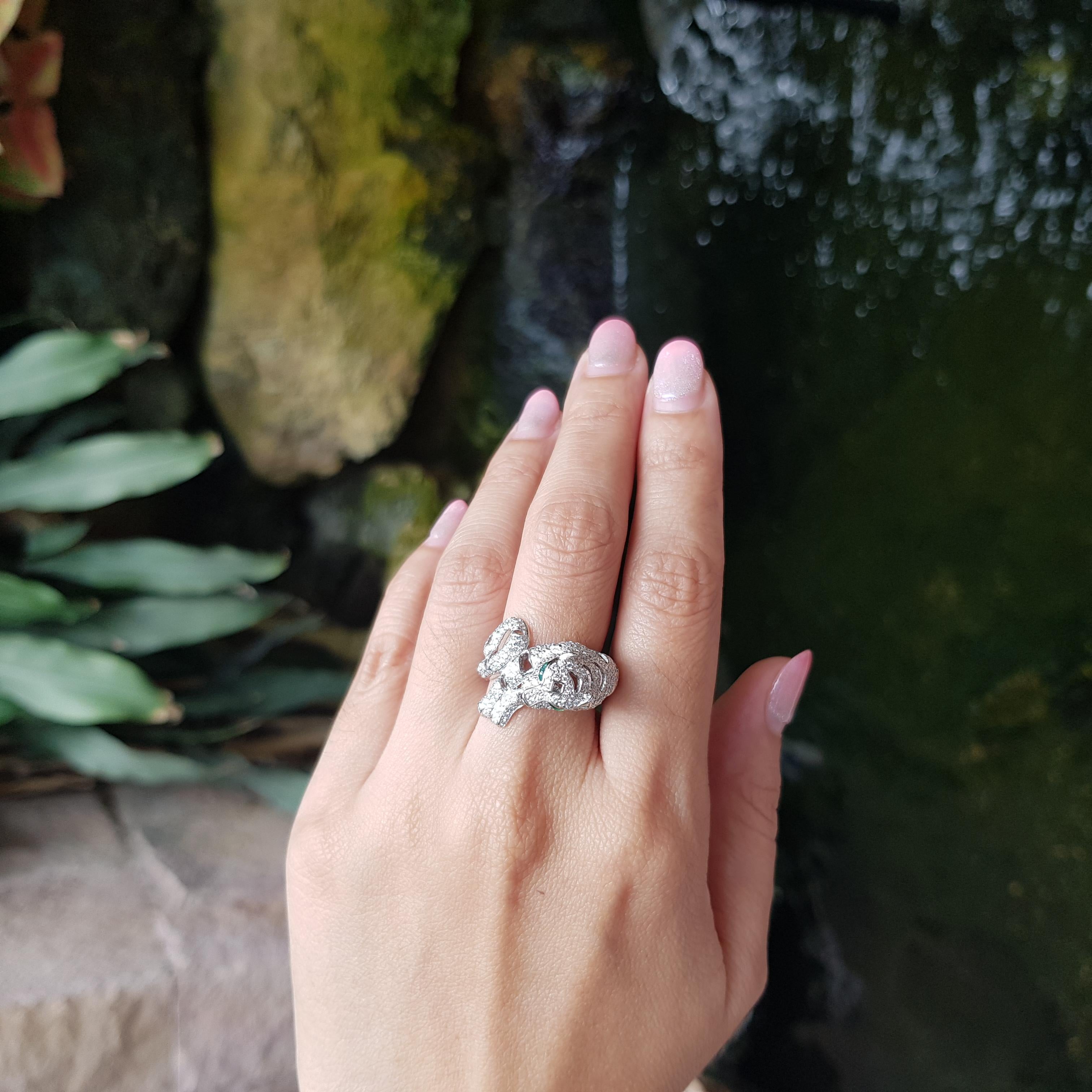 Diamant mit Cabochon Smaragd Panther Ring in 18K Weißgold gefasst im Zustand „Neu“ im Angebot in Bangkok, TH