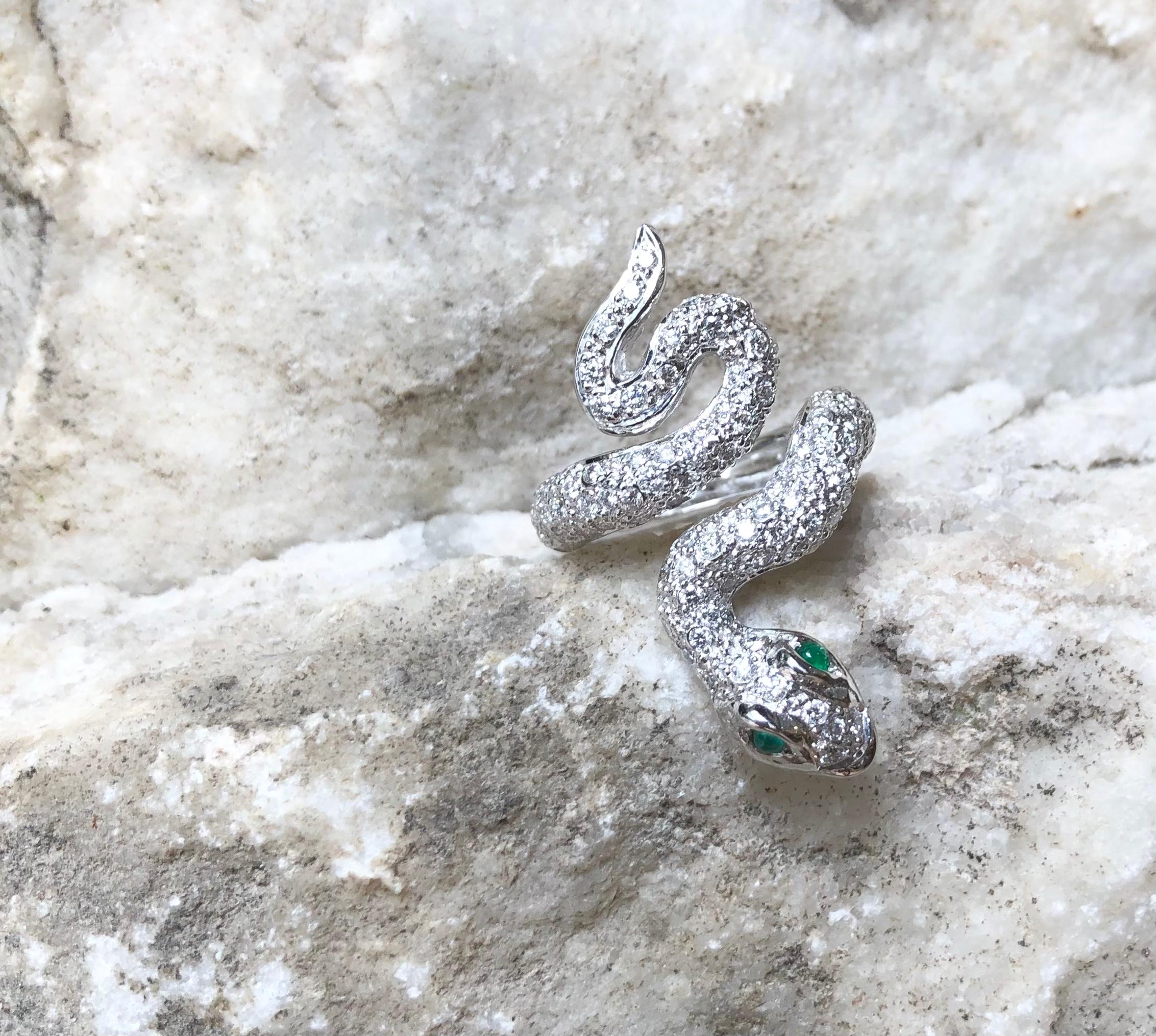 Diamant mit Cabochon-Smaragd-Schlangenring in 18 Karat Weißgoldfassung im Angebot 6