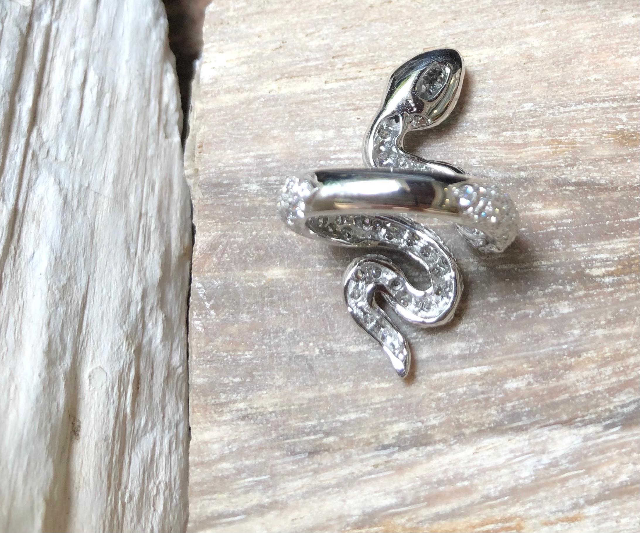 Diamant mit Cabochon-Smaragd-Schlangenring in 18 Karat Weißgoldfassung im Angebot 3