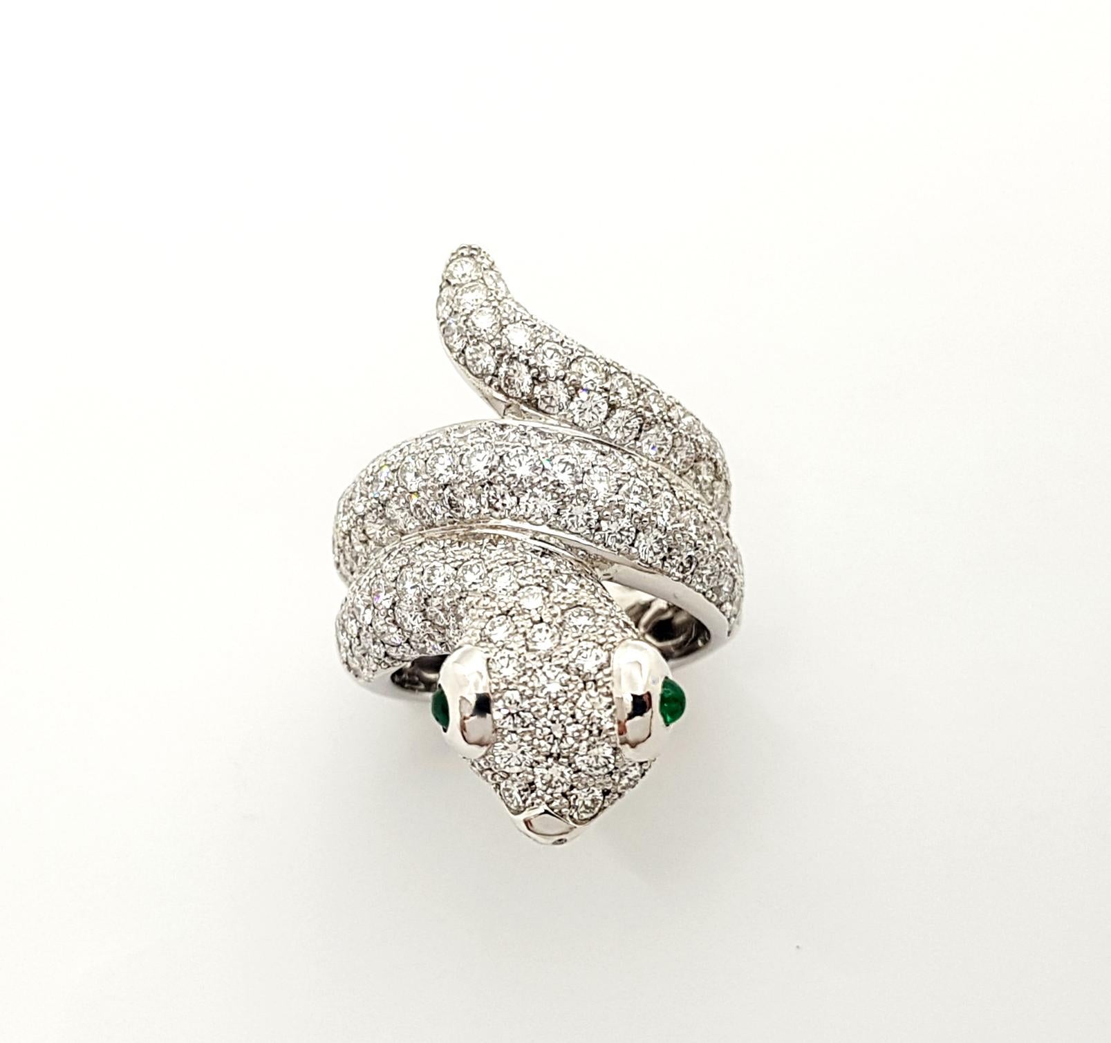 Diamond with Cabochon Emerald Snake Ring set in 18K White Gold Settings For Sale 5