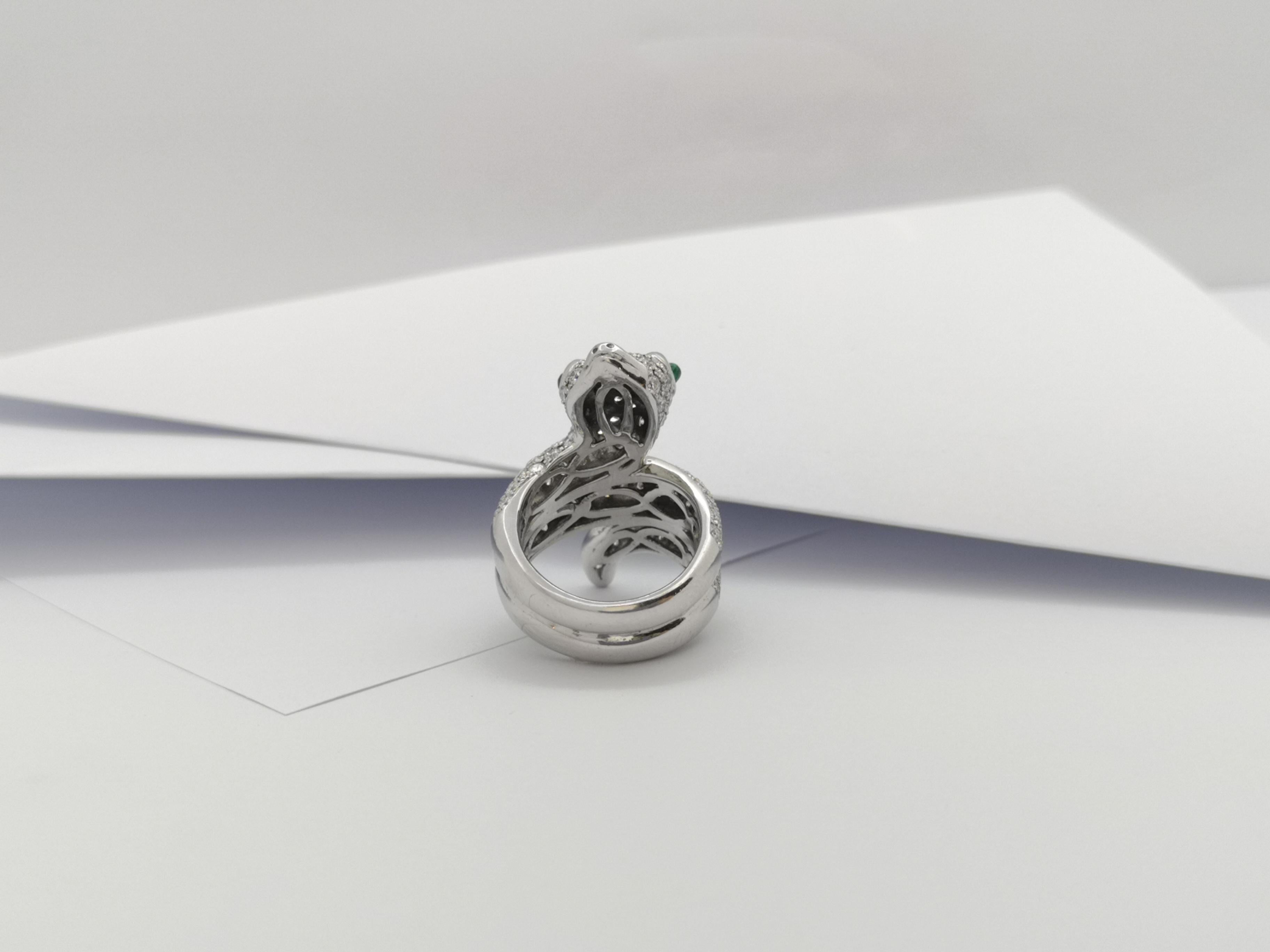 Diamant mit Cabochon-Smaragd-Schlangenring in 18 Karat Weißgold gefasst im Angebot 8