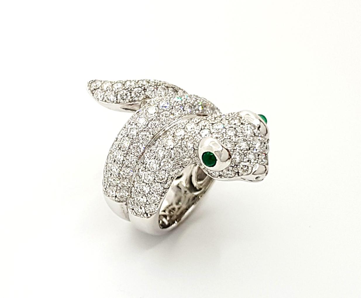 Diamond with Cabochon Emerald Snake Ring set in 18K White Gold Settings For Sale 9