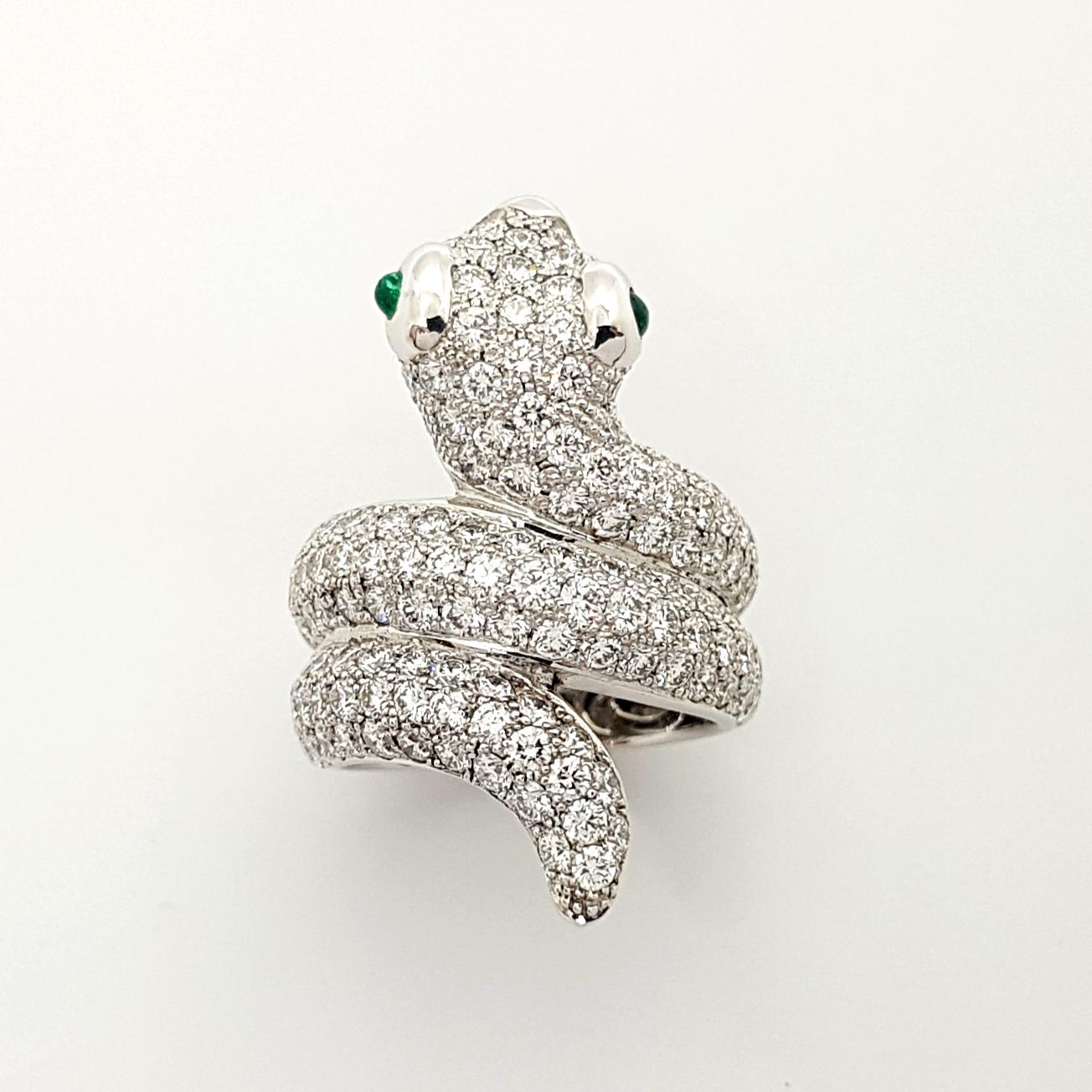 Diamond with Cabochon Emerald Snake Ring set in 18K White Gold Settings For Sale 3