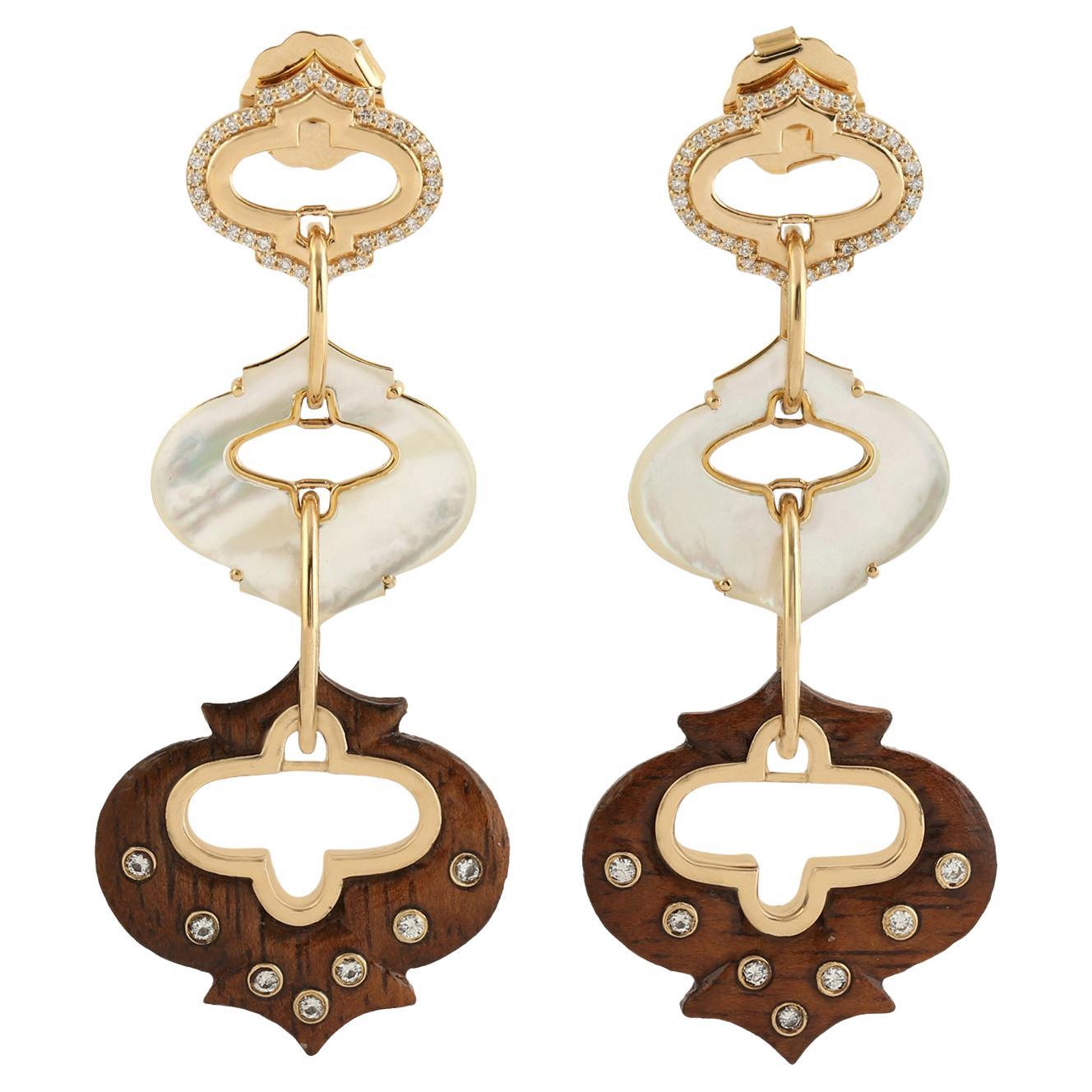 Diamant-Ohrringe mit Pfeil und Holz aus 18 Karat Gold mit Diamanten im Angebot