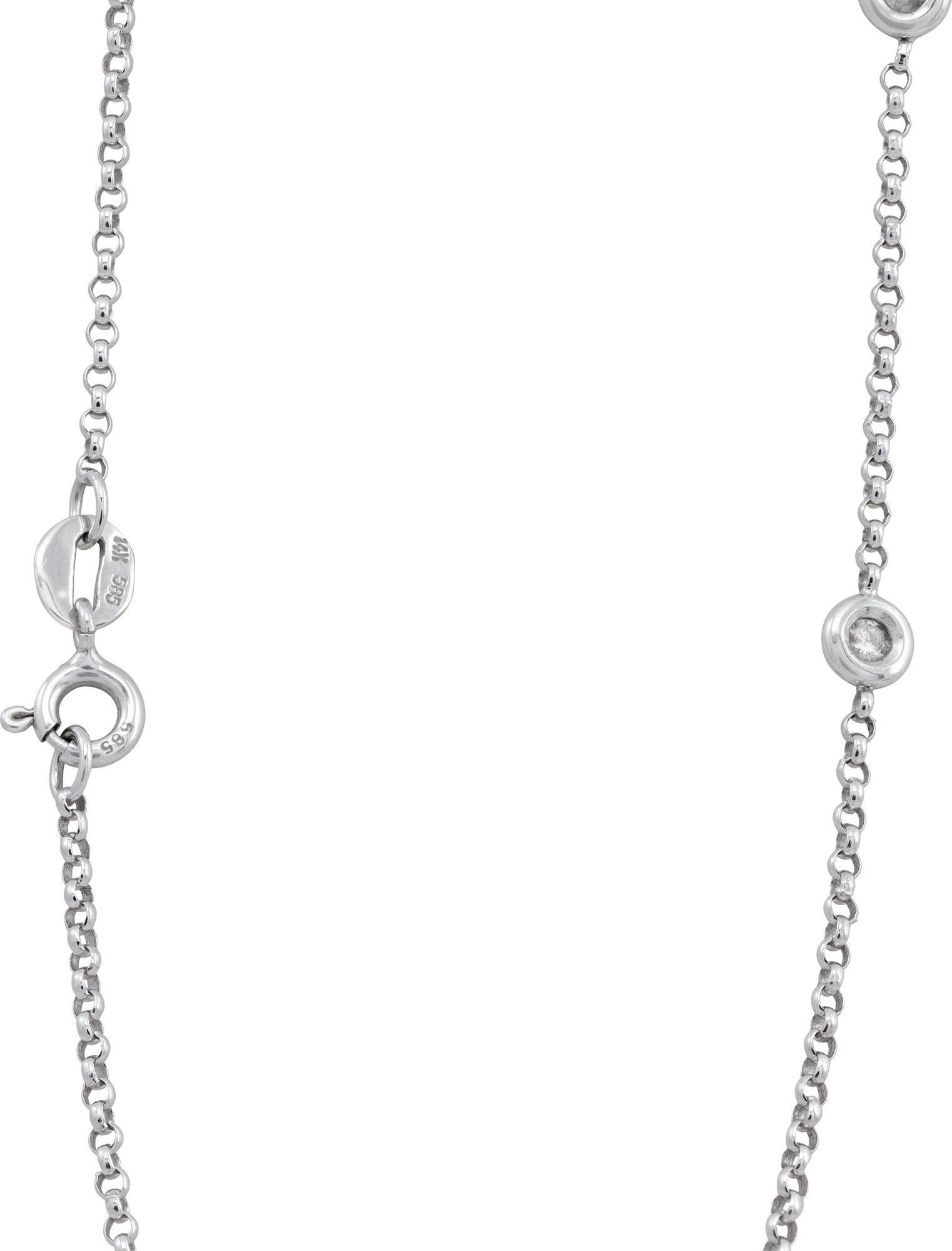 Donna Diamante con ciondolo rotondo a forma di onda Collana in oro bianco in vendita