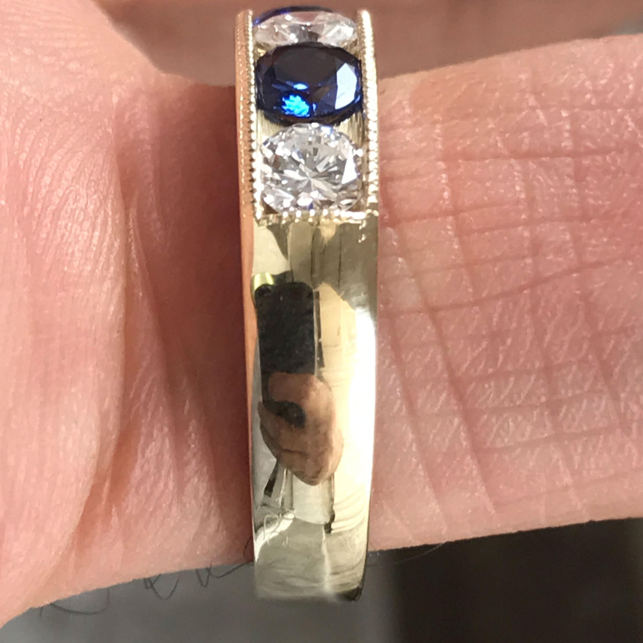 Alianza de Diamante con Zafiro u Otra Gema Oro de 18 Kilates, Ben Dannie Corte redondo en venta