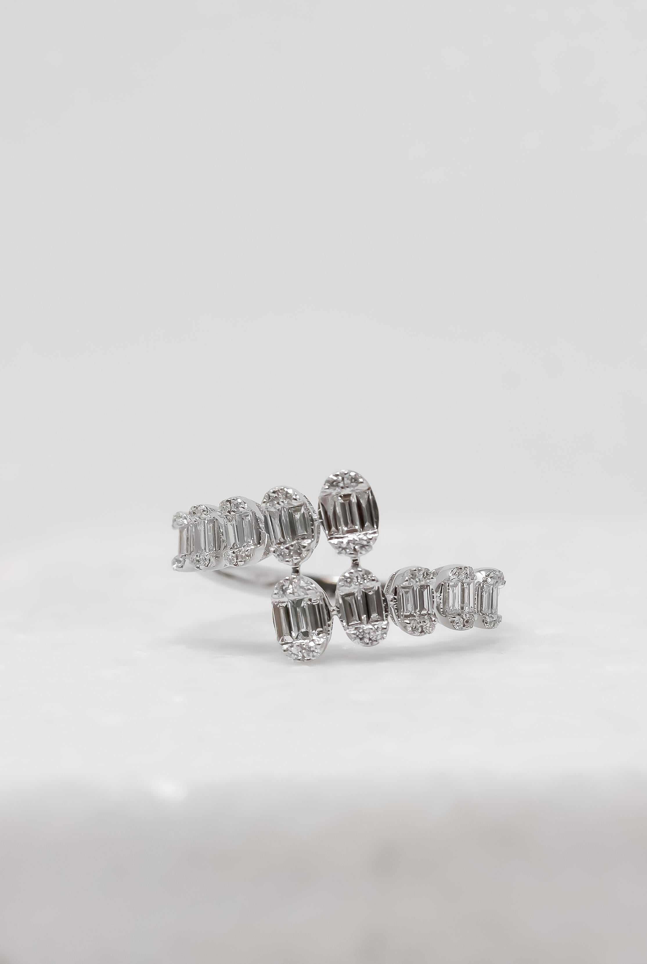 Anello con diamanti 0,69 carati. In condizioni Nuovo in vendita a Los Angeles, CA