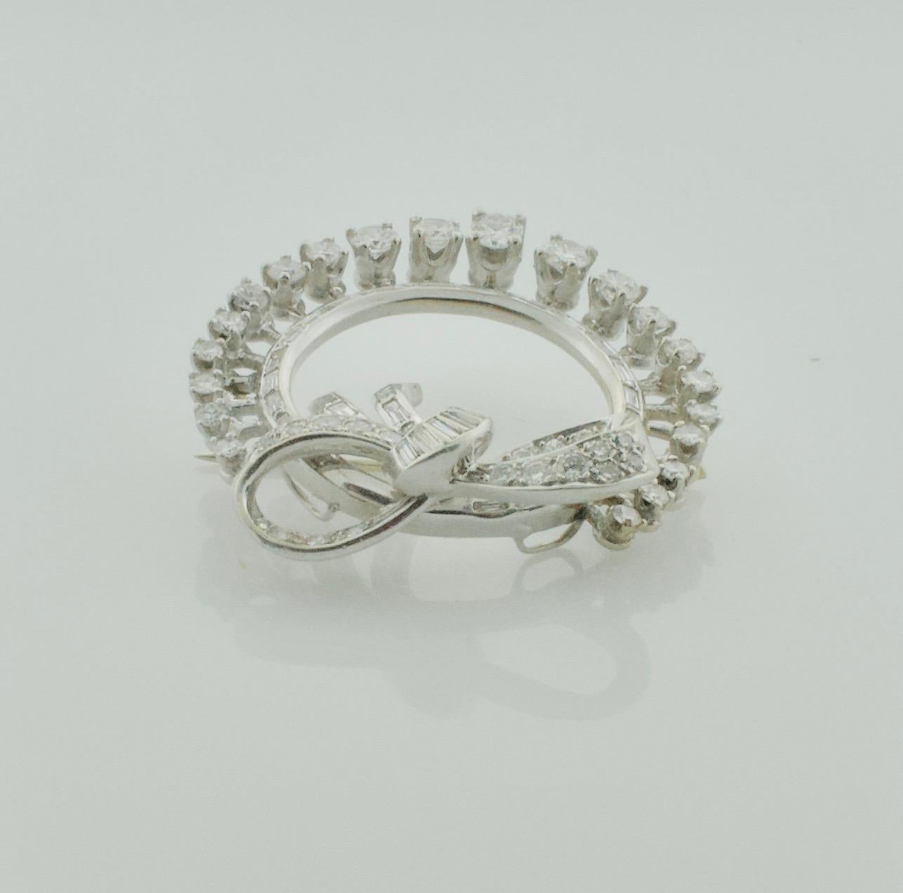 Diamond Wreath Brooch- Necklace, circa 1940s 4.10 Carat in White Gold For Sale 1