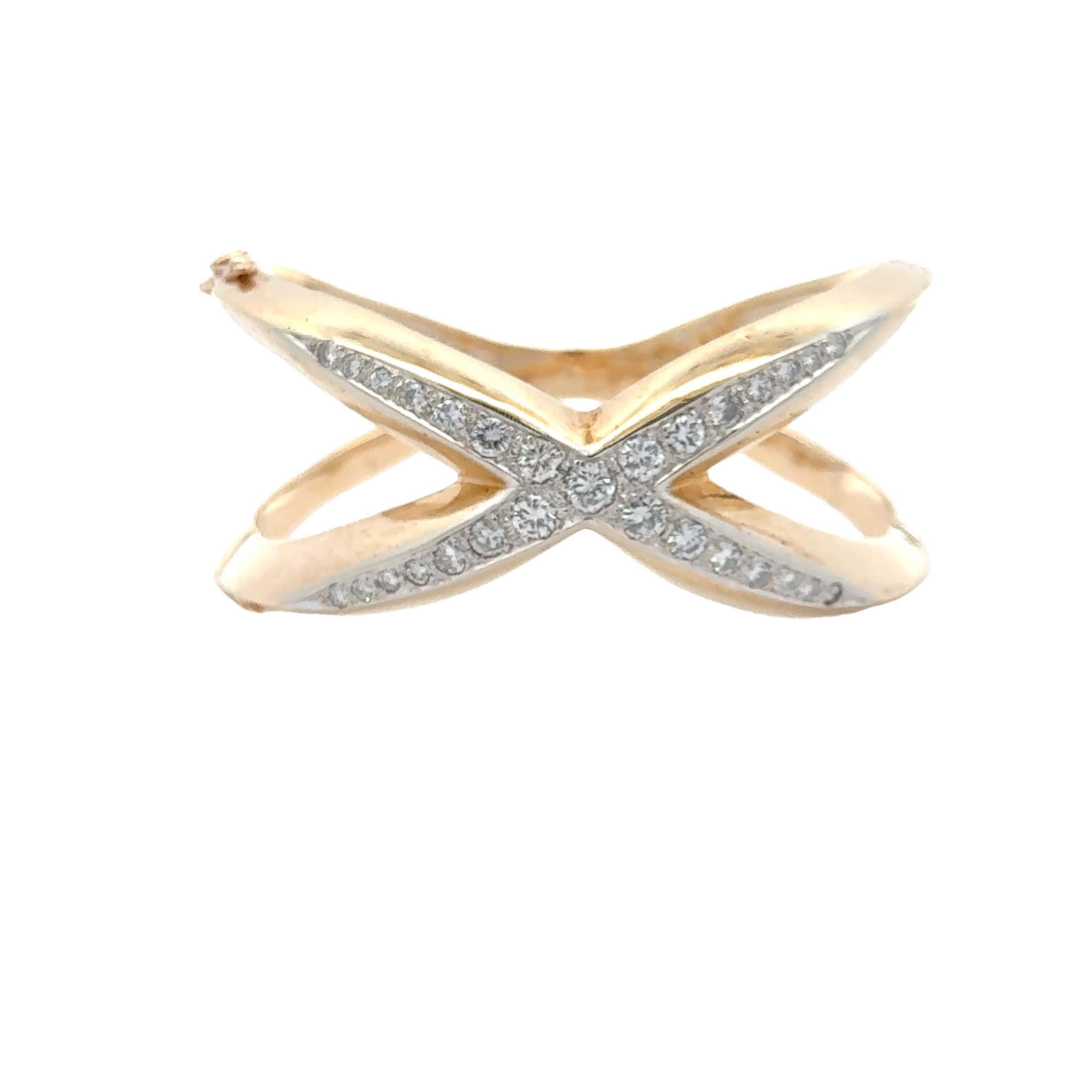 Bracelet jonc moderne en or jaune 14 carats avec diamants « X » en vente 4