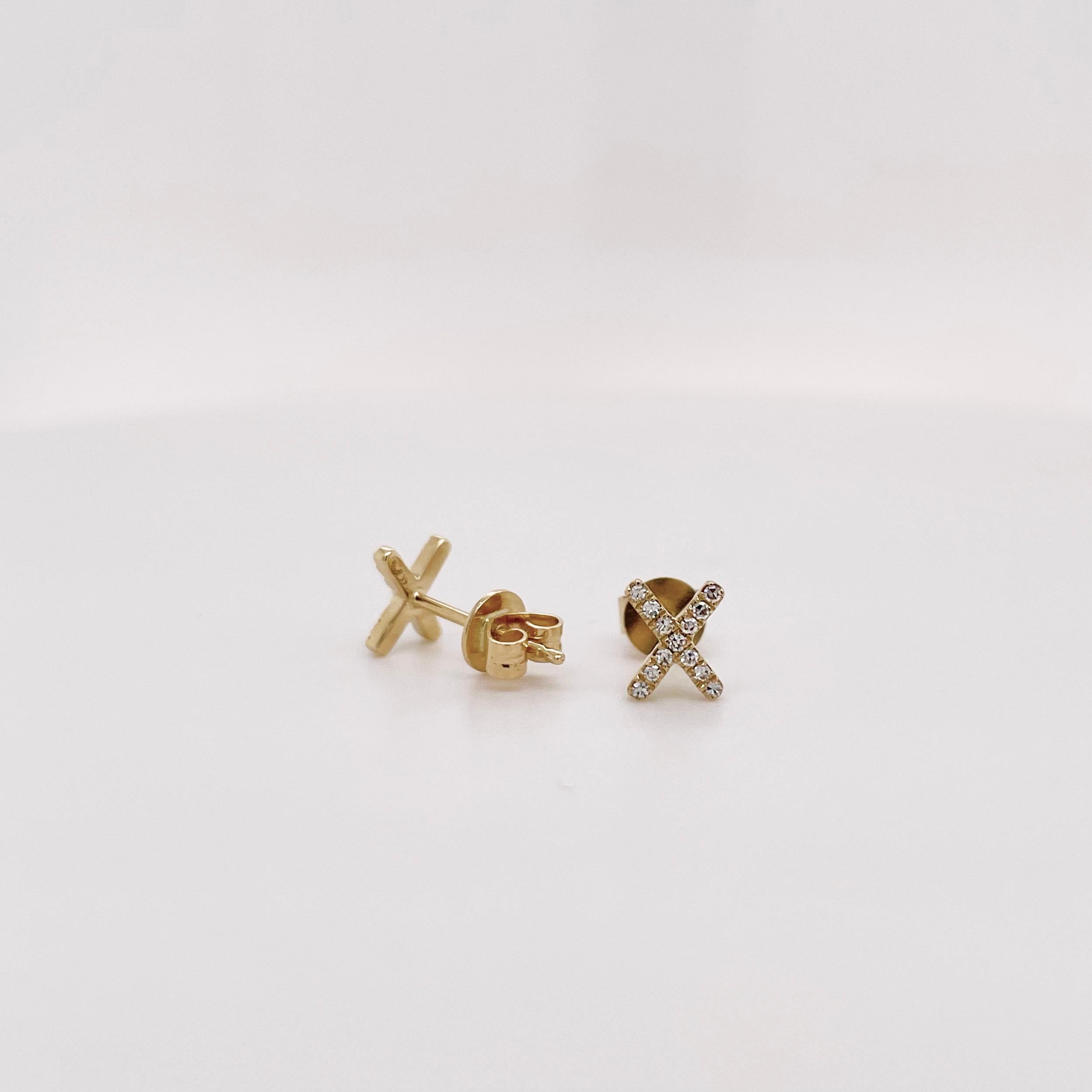 Wunderschöne Diamanten-Ohrstecker sind die perfekte Ergänzung für jede Schmucksammlung! Dieses Pflasterdiamanten-Design ist einzigartig und trendy. Tragen Sie diese Ohrstecker als Ihr Markenzeichen oder kombinieren Sie sie mit anderen Ohrringen zu