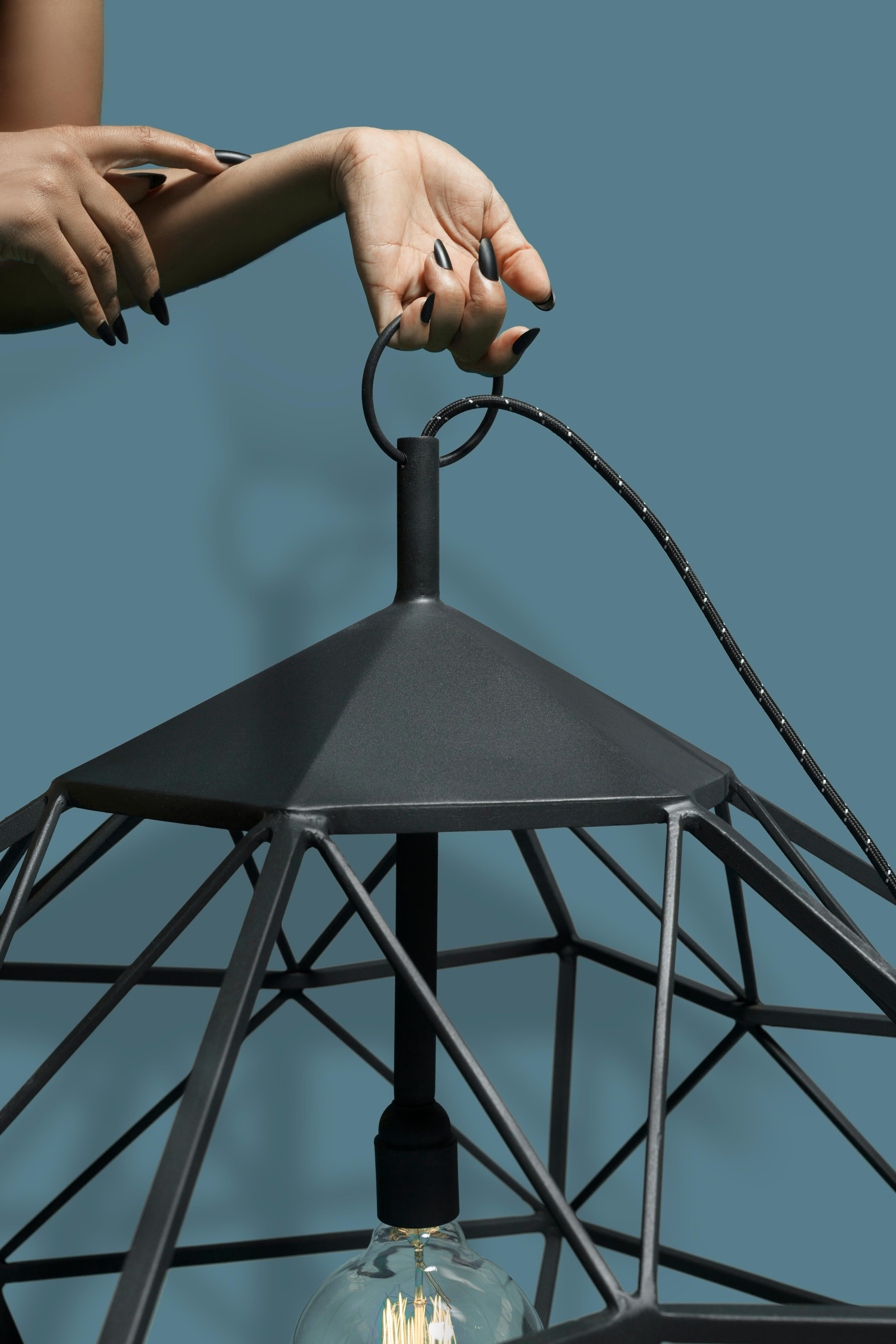 Postmoderno Lampada a sospensione Diamond XXL Small in acciaio nero opaco di JSPR in vendita