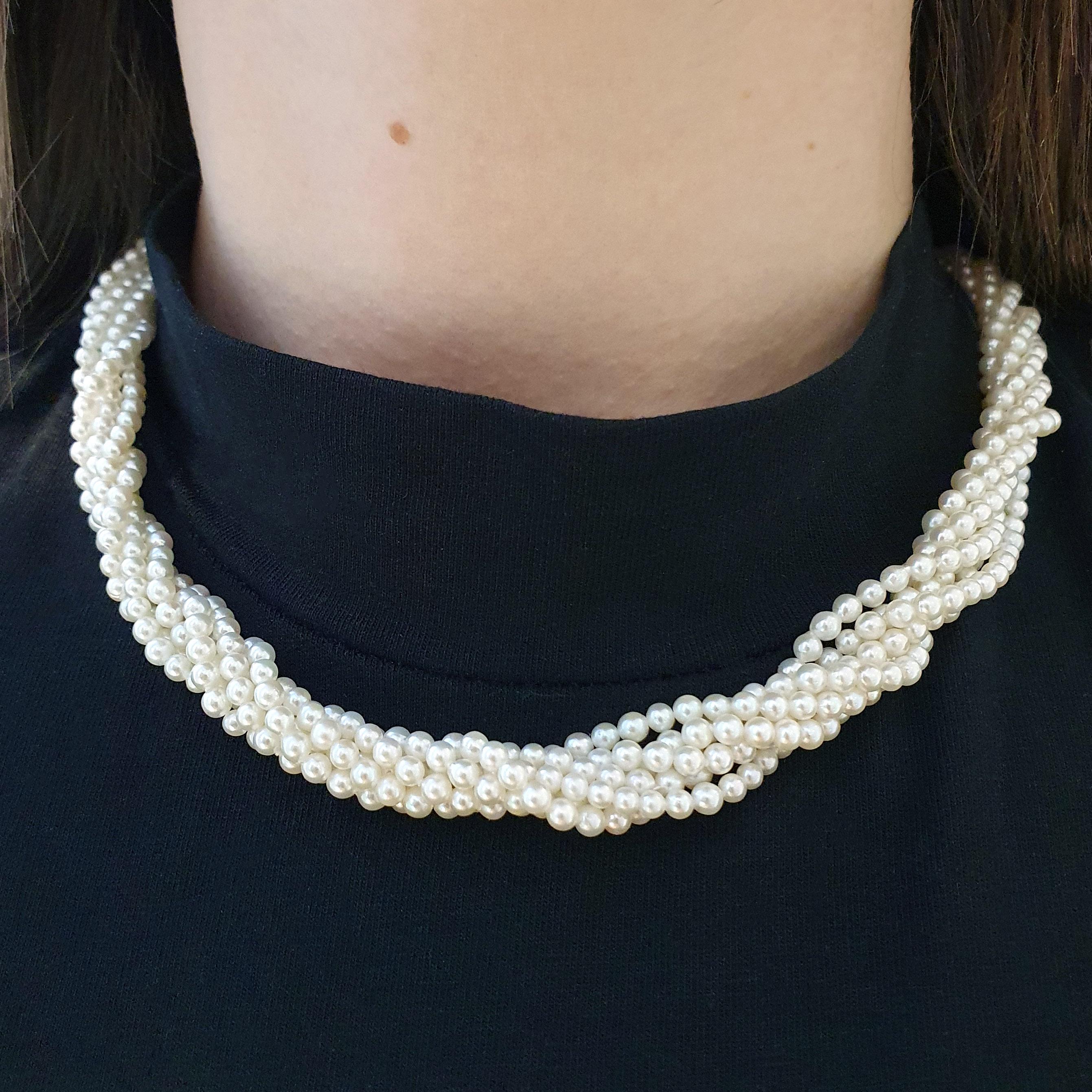 Diamond Yellow Gold 18K Pearl Necklace For Sale 2