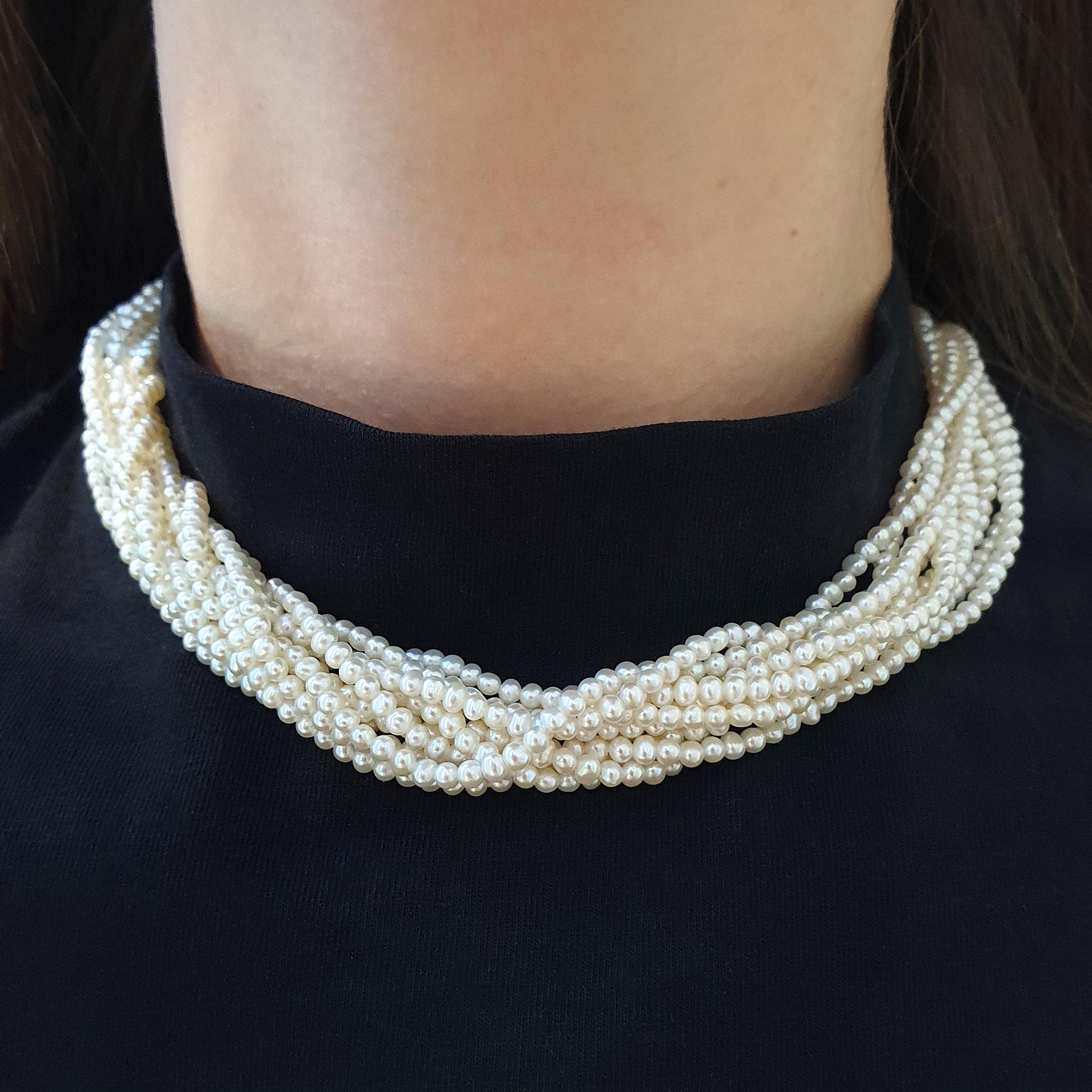 Diamond Yellow Gold 18K Pearl Necklace For Sale 3