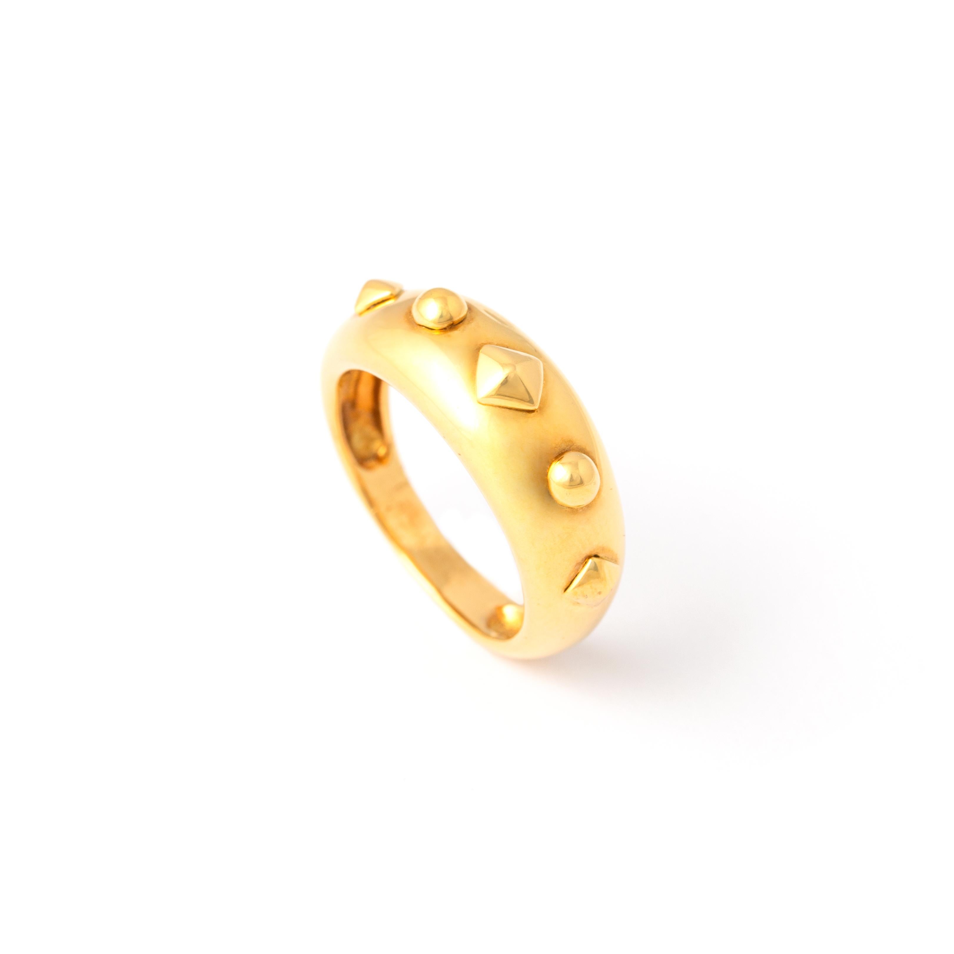 Diamant-Gelbgold 18K Ring.
Ende des 20. Jahrhunderts.
Größe: 54
Gesamtgewicht: 6,55 Gramm.