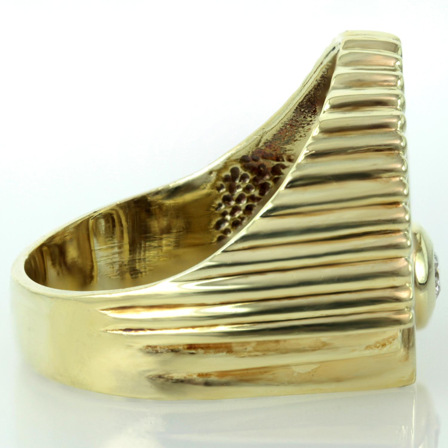 Bague unisexe en forme d'arc en or jaune avec diamants en vente 2