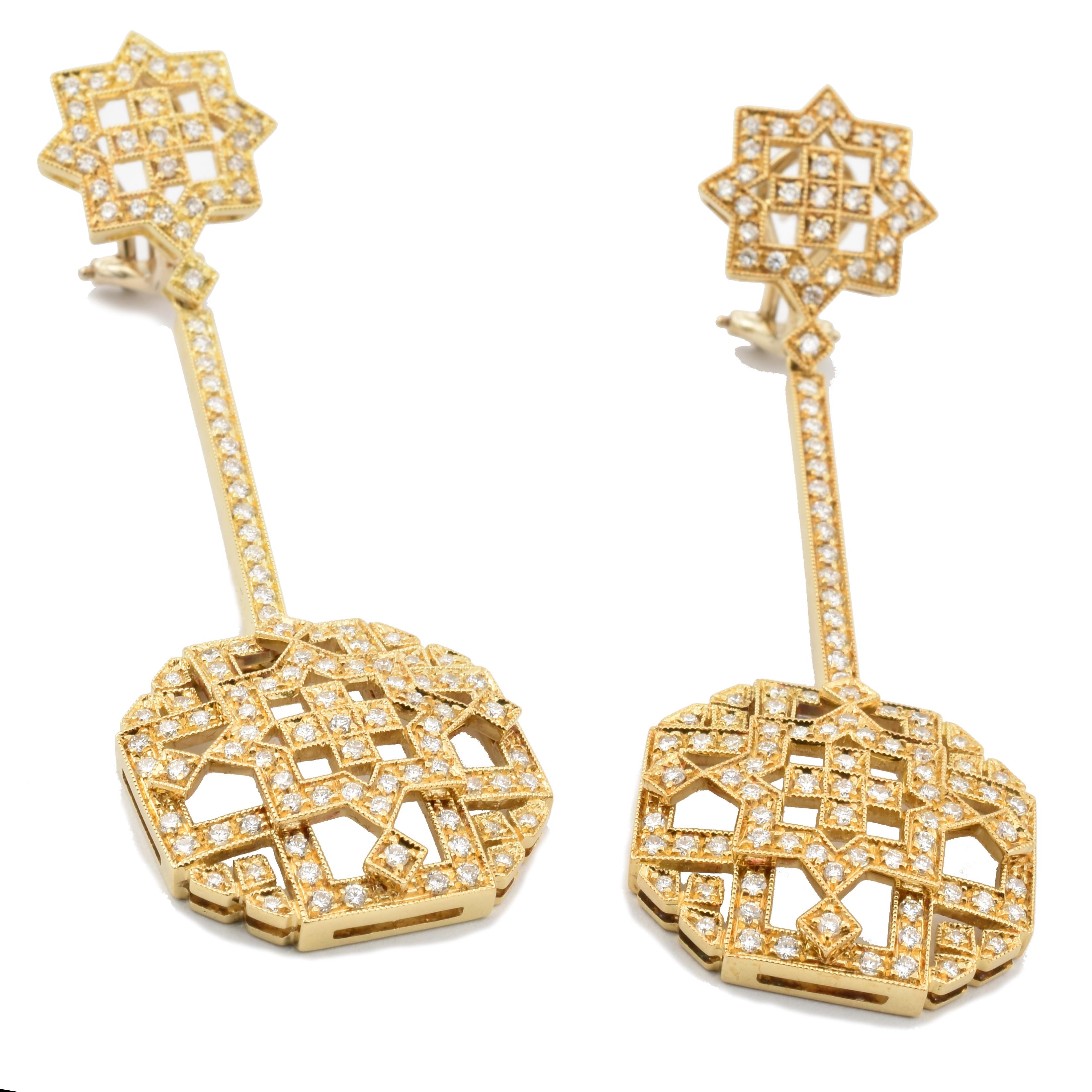 Diamond Yellow Gold Art Deco Style Dangle Earrings Made in Italy For Sale 1