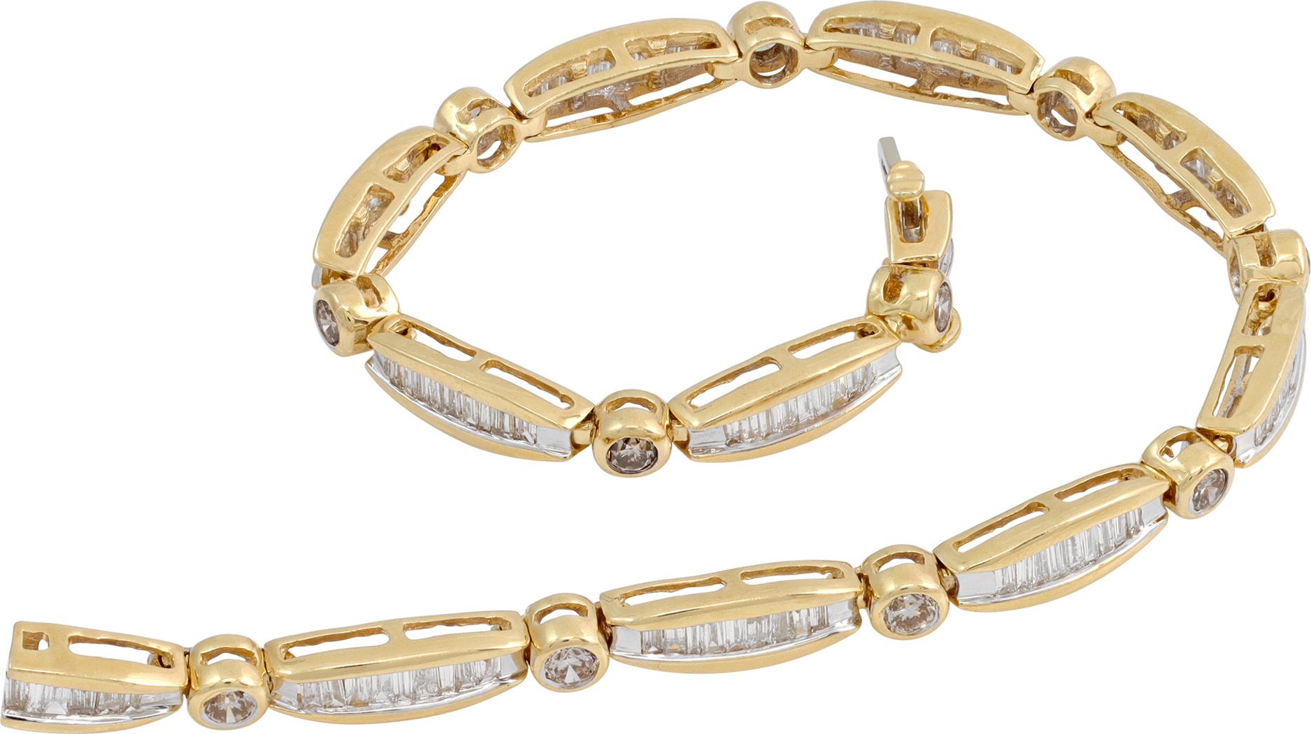 Diamond Yellow Gold Bracelet In Excellent Condition For Sale In Surfside, FL