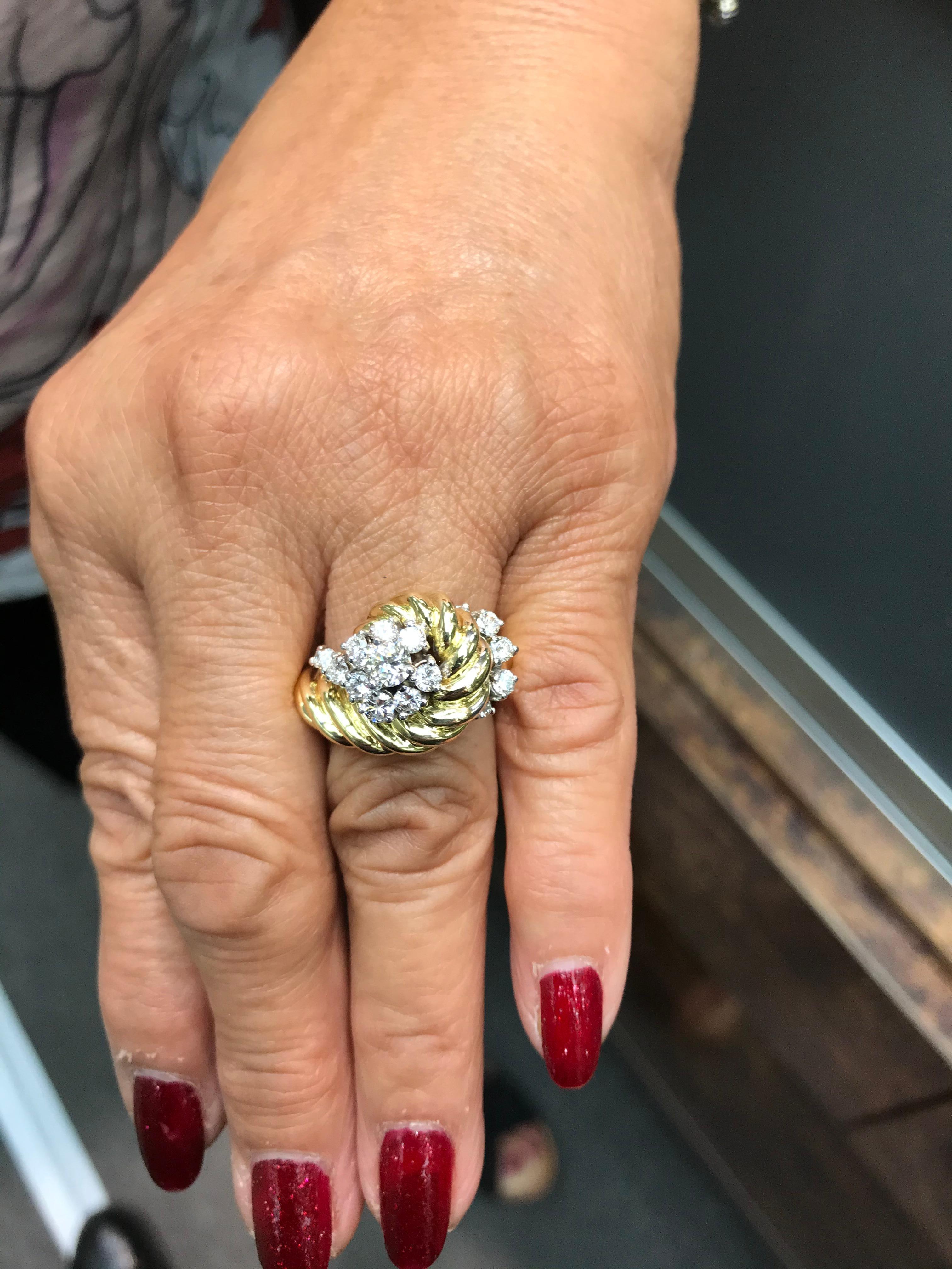 Diamond Yellow Gold Cluster Ring In Good Condition In Los Angeles, CA