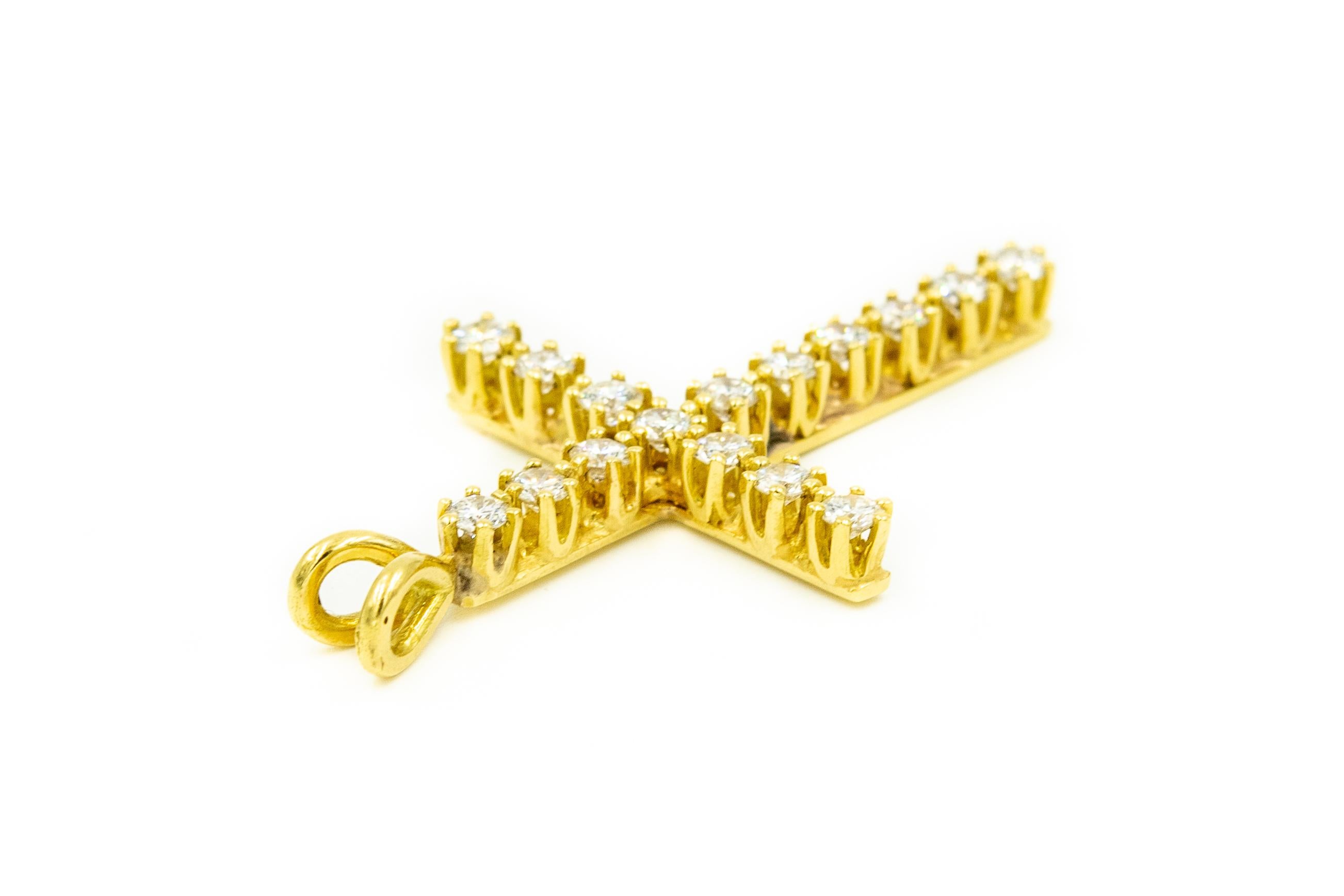 Diamond Yellow Gold Cross Necklace Pendant In Good Condition In Miami Beach, FL