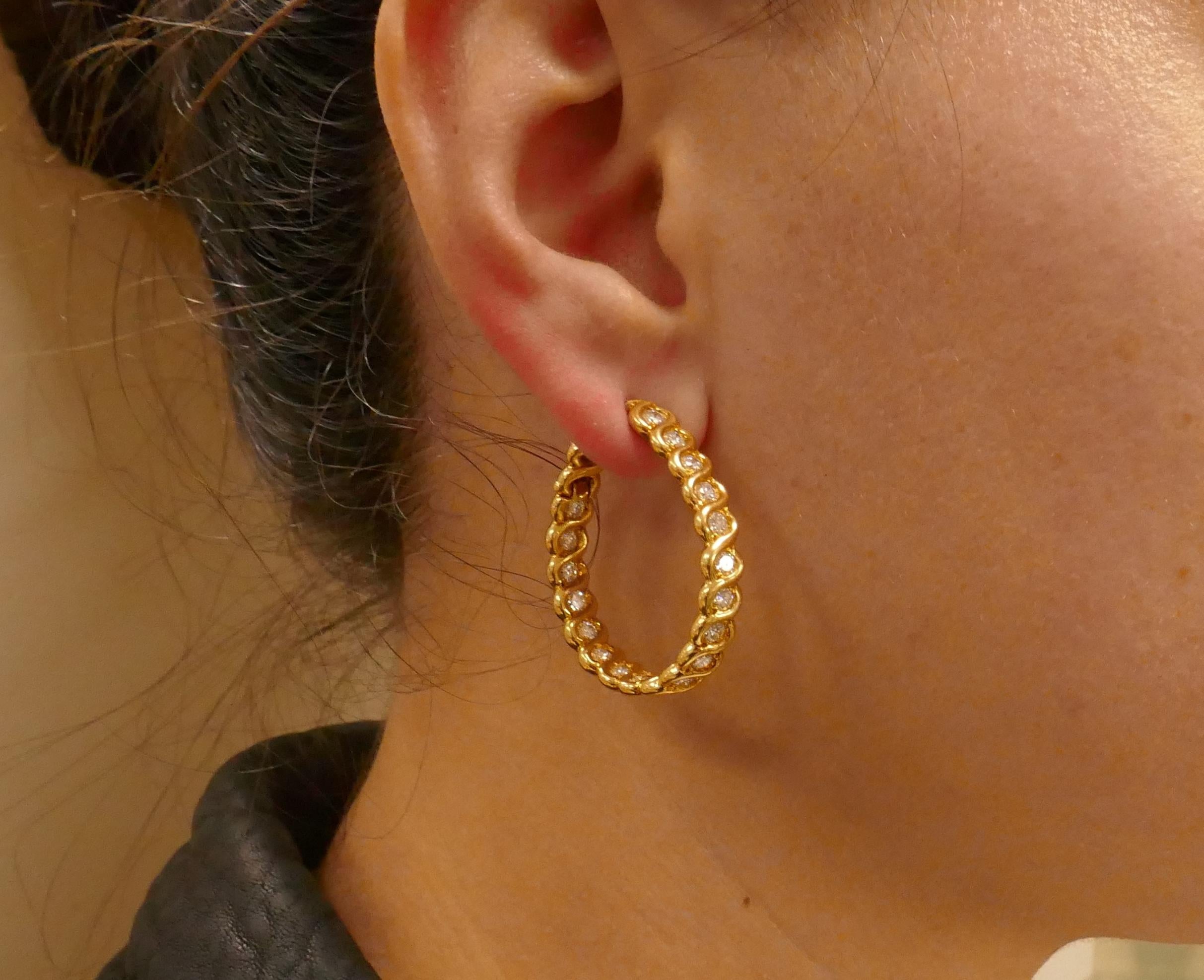 Diamond Yellow Gold Hoop Earrings, French, 1980s In Excellent Condition In Beverly Hills, CA